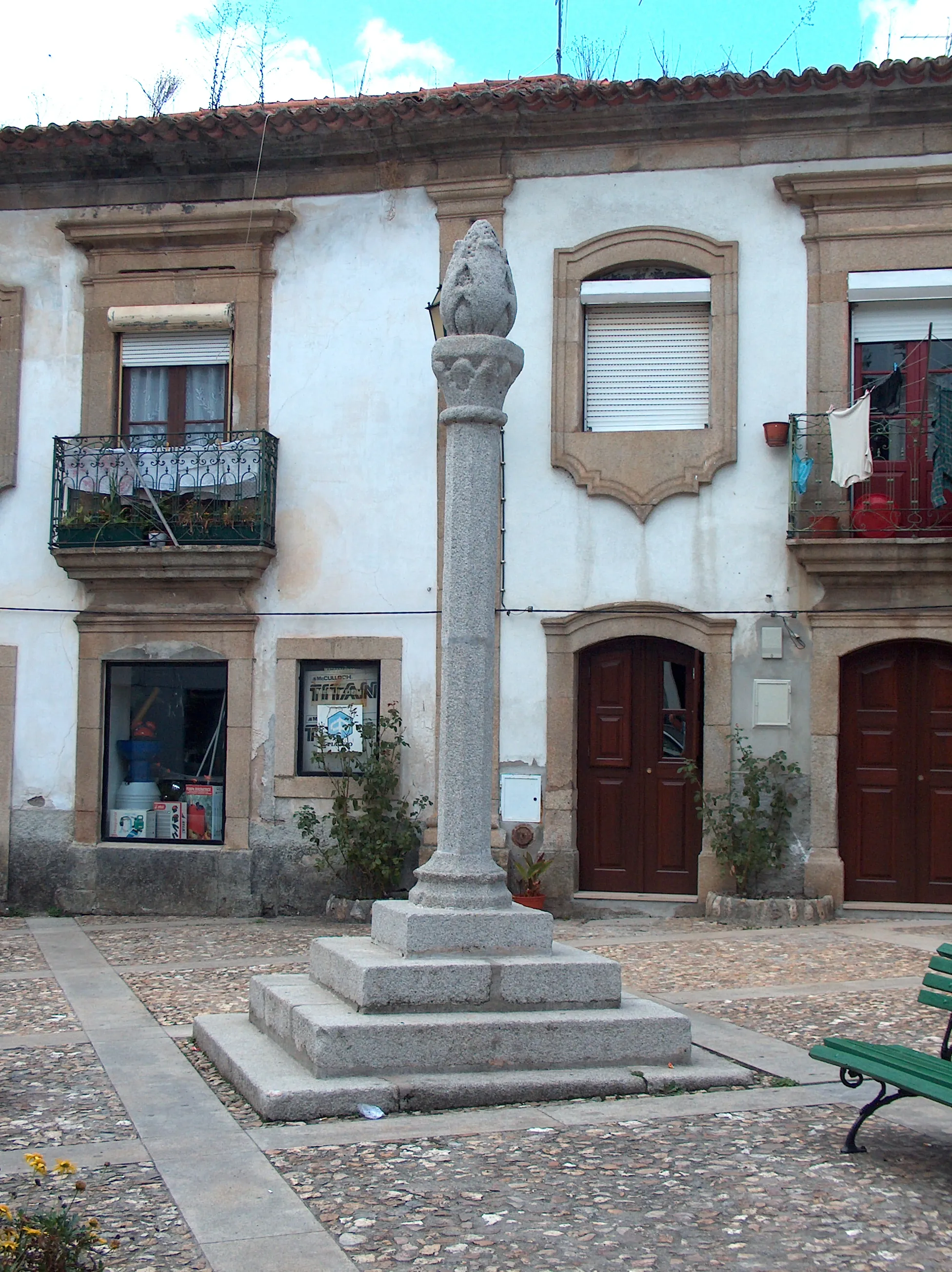 Photo showing: Pelourinho de Coja