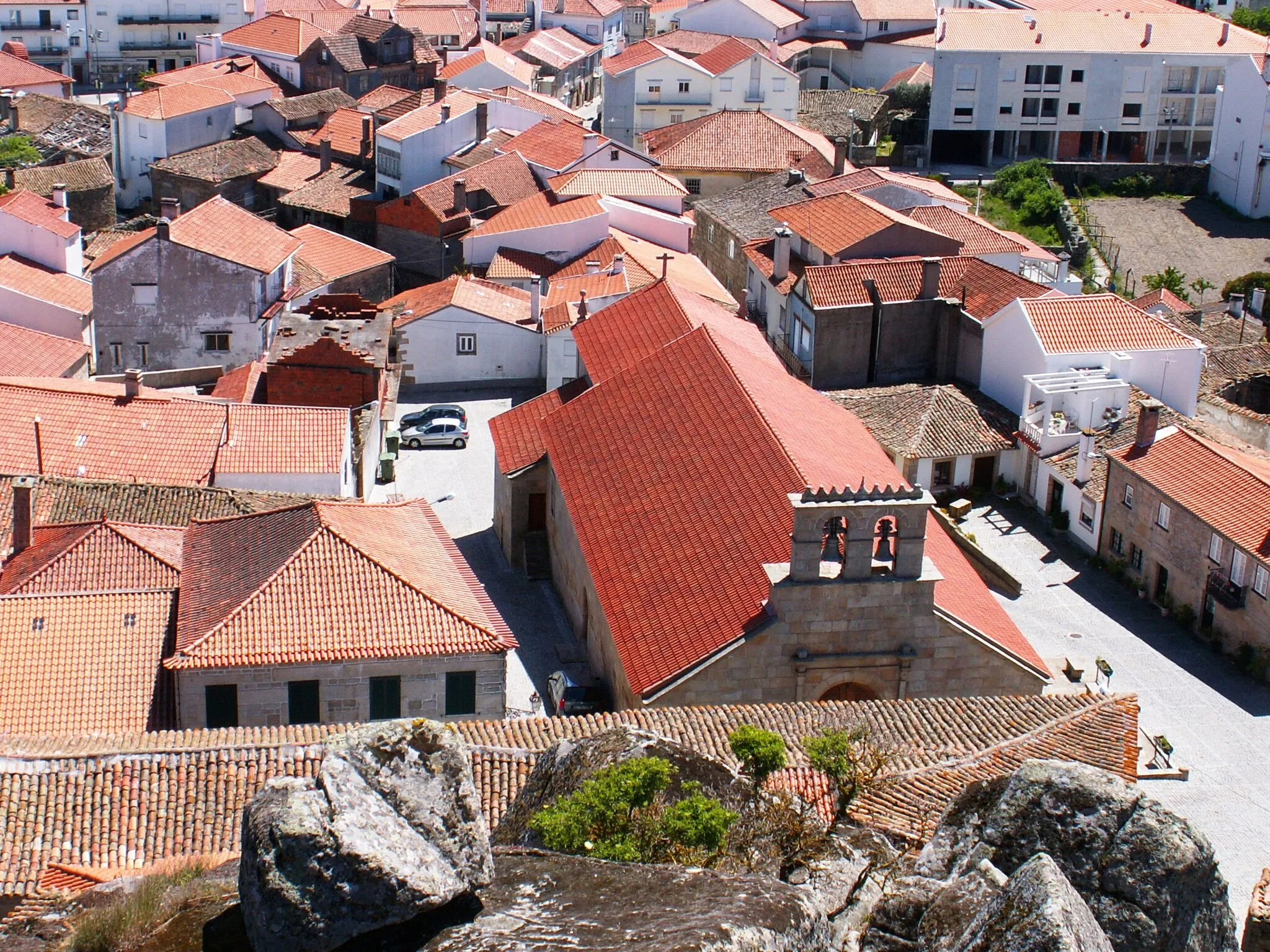 Photo showing: The rooftops of Mêda