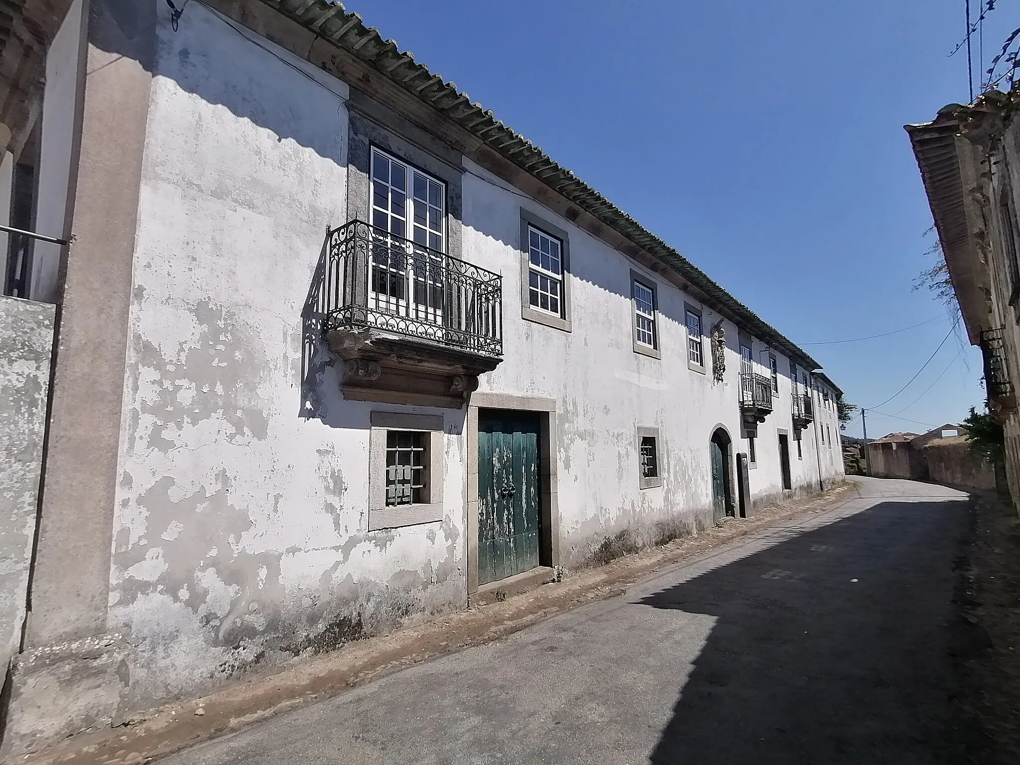 Photo showing: Edifício inserido no núcleo histórico de Pinheiro da Bempota