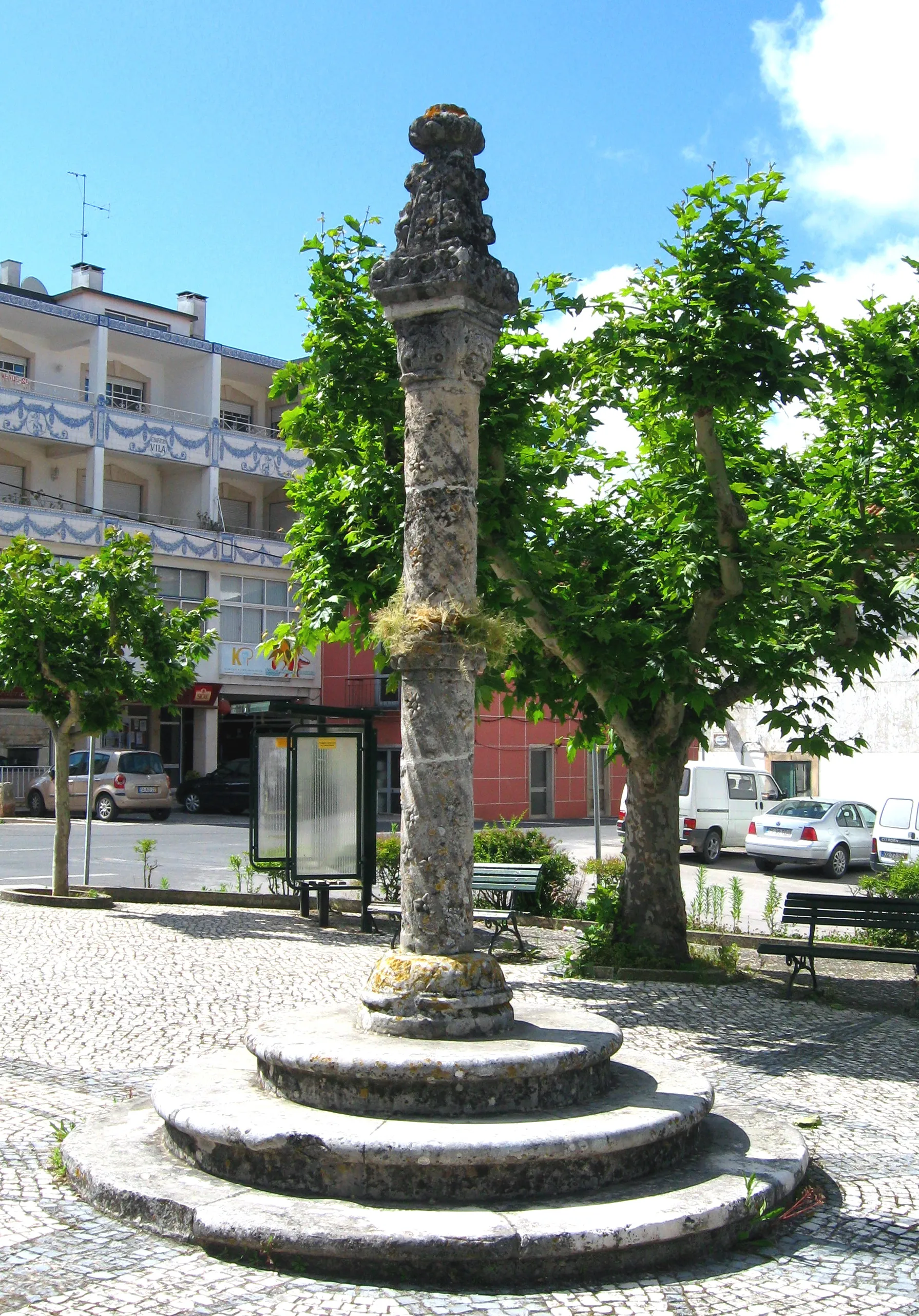 Photo showing: Alcobaça, Portugal. Mosteiro de Alcobaça, Coutos (territory of the Abbey), Turquel, pillory (Pelourinho) of  1512/1515