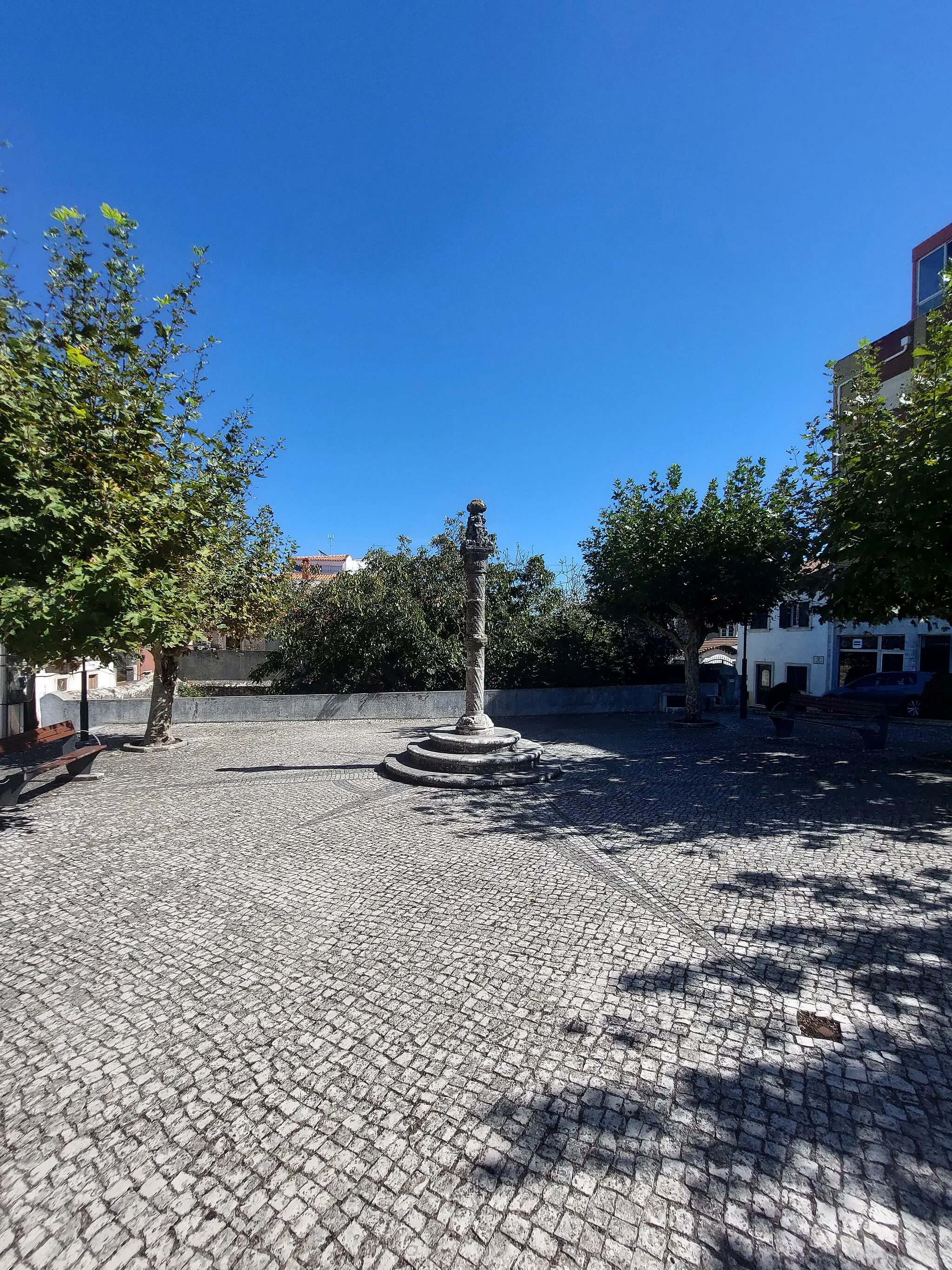 Photo showing: Enquadramento do Pelourinho de Turquel
