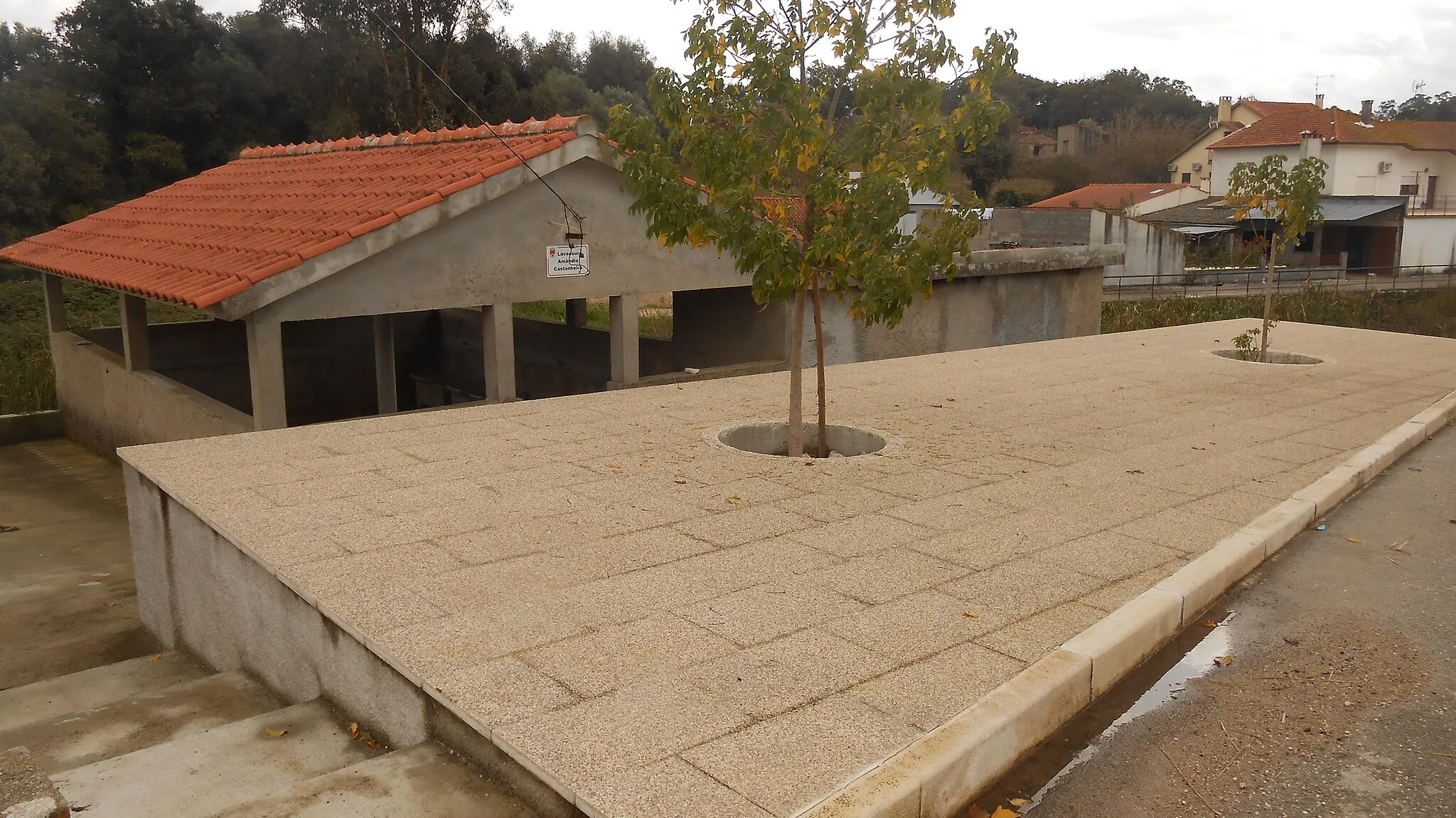 Photo showing: Public wash house in the Brunhós parish, municipality of Soure, district of Coimbra, Portugal.