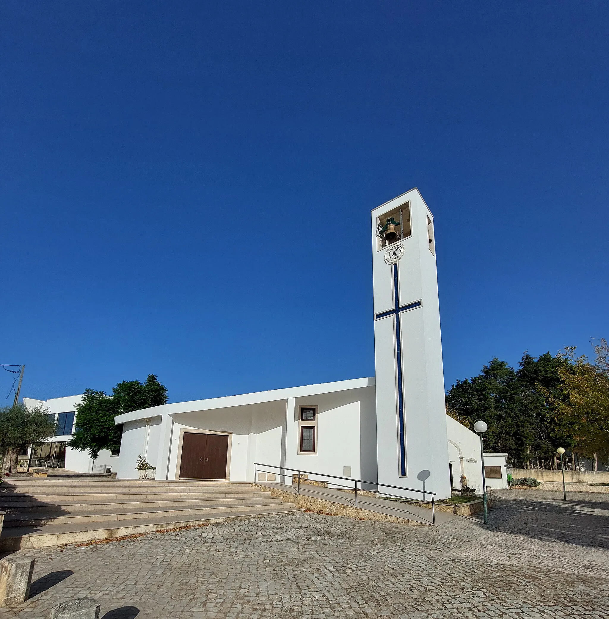 Photo showing: Fachada principal da Igreja Nova de Moleanos