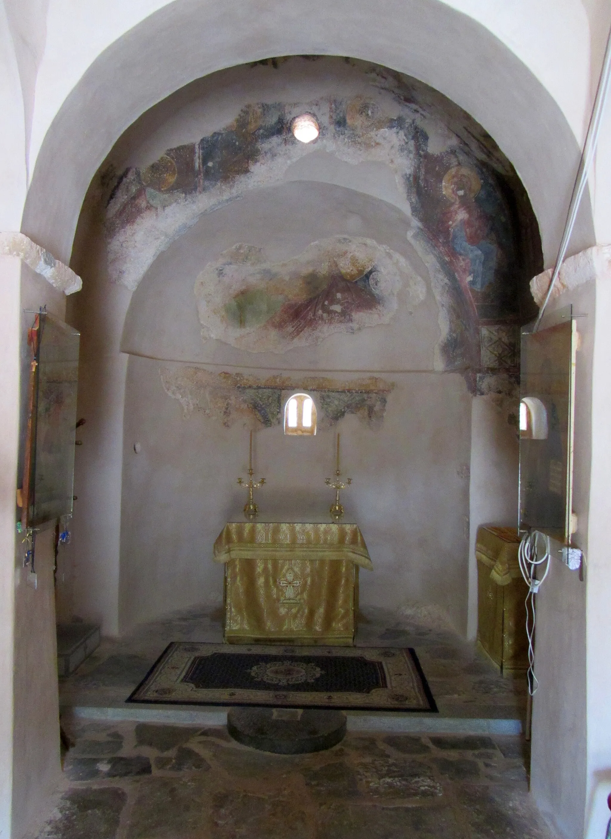 Photo showing: Saint Nicholas 7th-9th century church of Agios Nikolaos, Crete, Greece: View of the nave