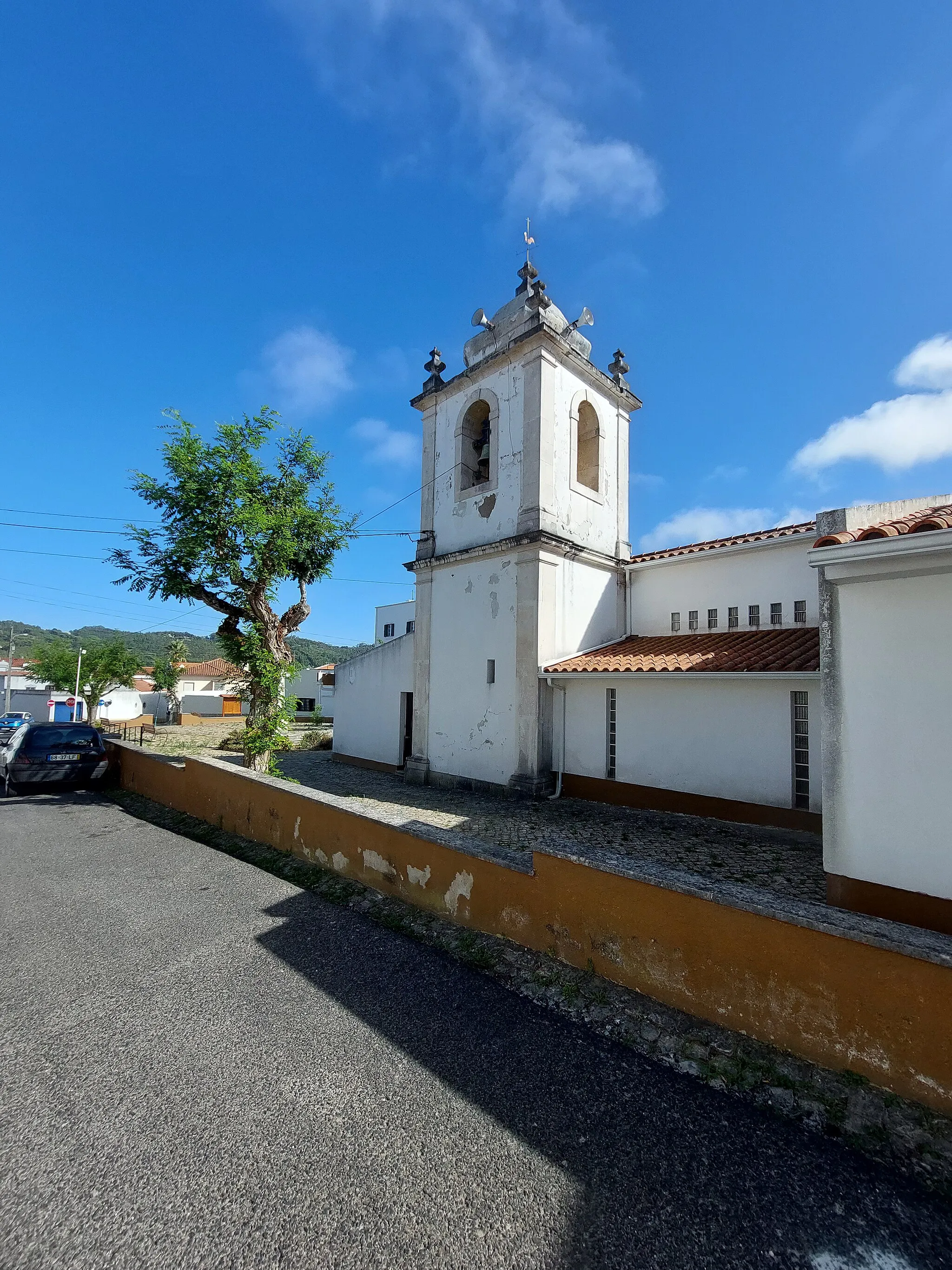 Photo showing: Torre sineira da Igreja Paroquial de Famalicão