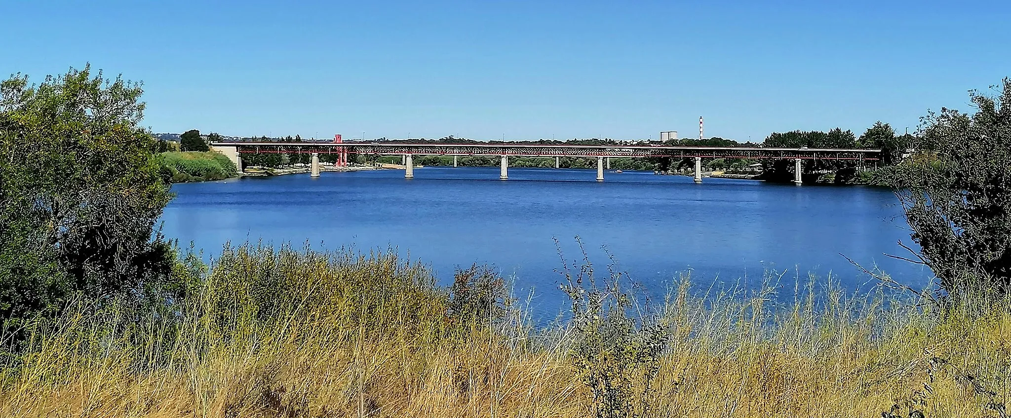 Photo showing: Ponte rodoviária sobre o rio Tejo, em Abrantes. Fotografada a 30 de agosto de 2020.