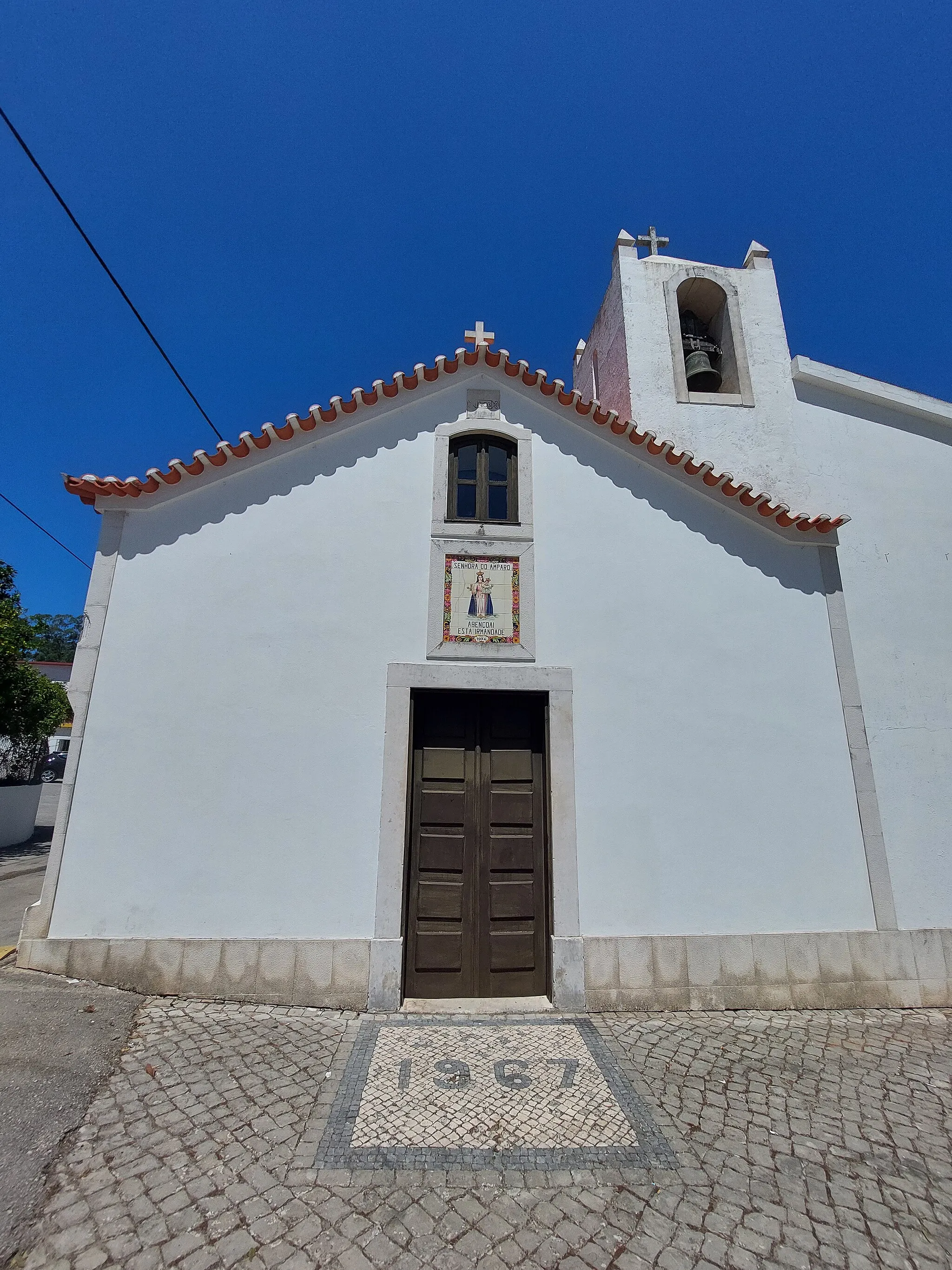 Photo showing: Portal da Capela de Nossa Senhora do Amparo