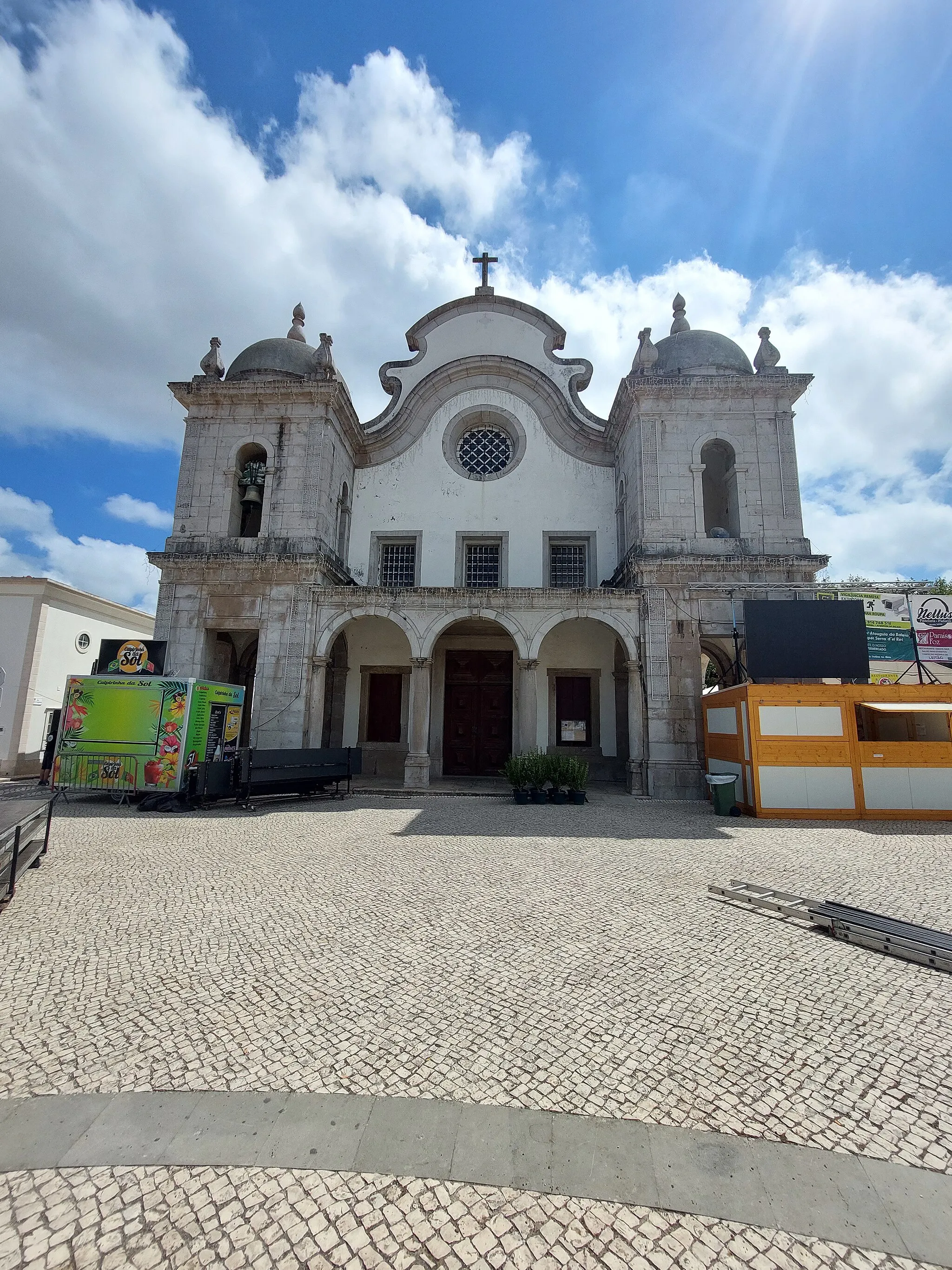 Photo showing: Igreja de Nossa Senhora da Conceição durante as festividades