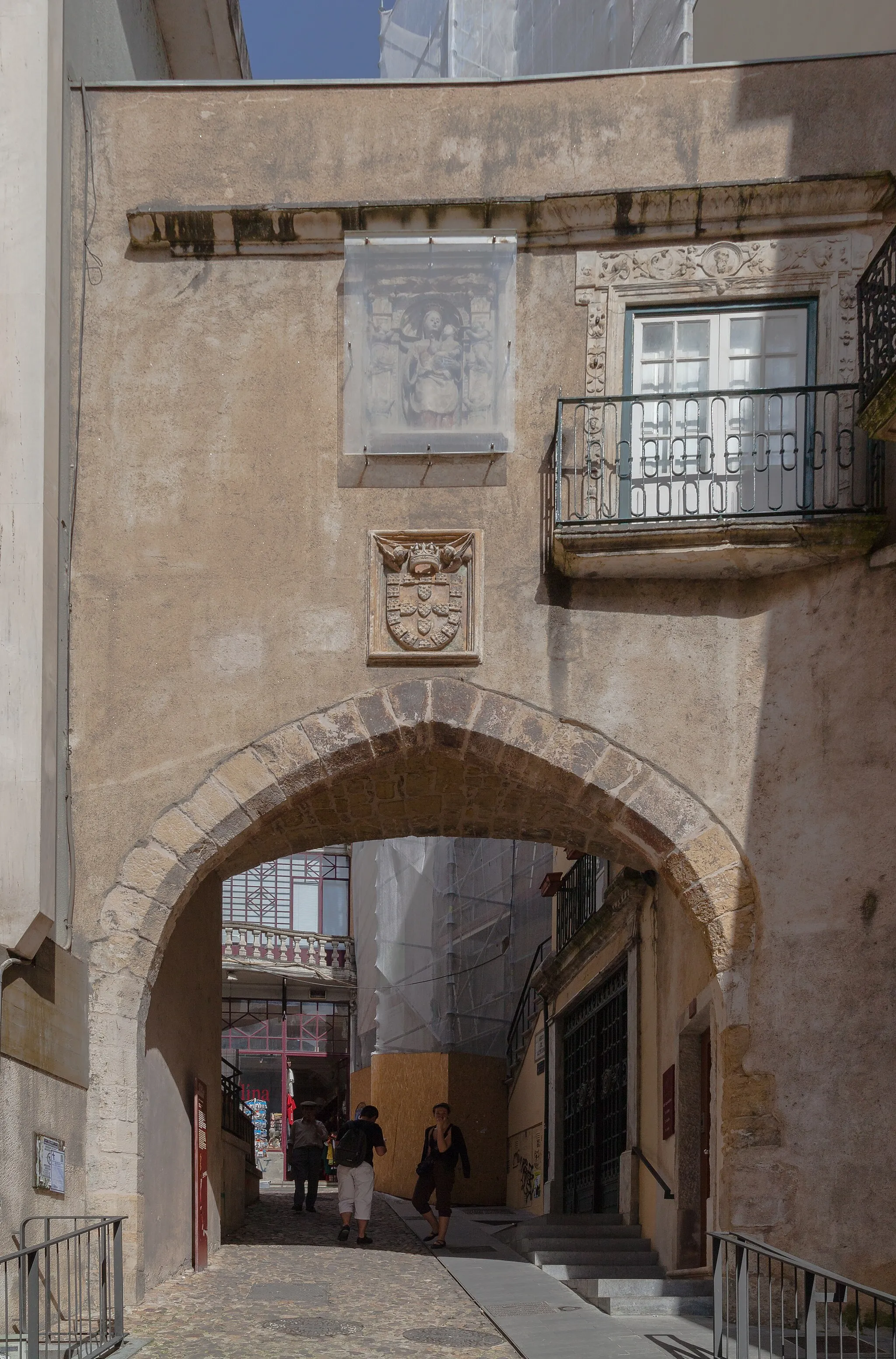 Photo showing: Small Arch of Almedina, Coimbra, Portugal