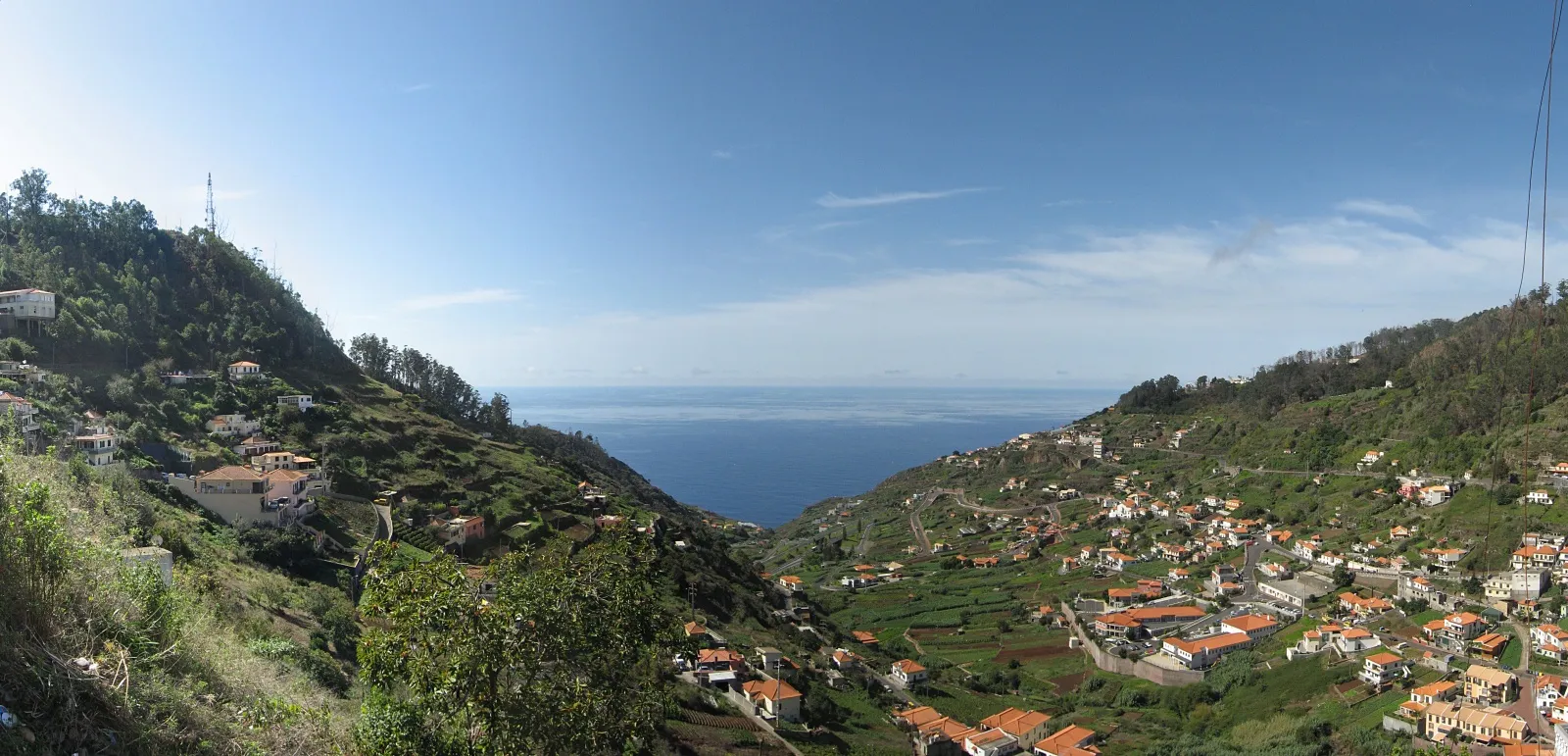 Photo showing: View of Quinta Grande belongs to Câmara de Lobos and near Cabo Girão