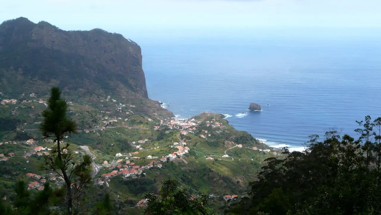 Photo showing: View of a part of Porto da Cruz, Madeira