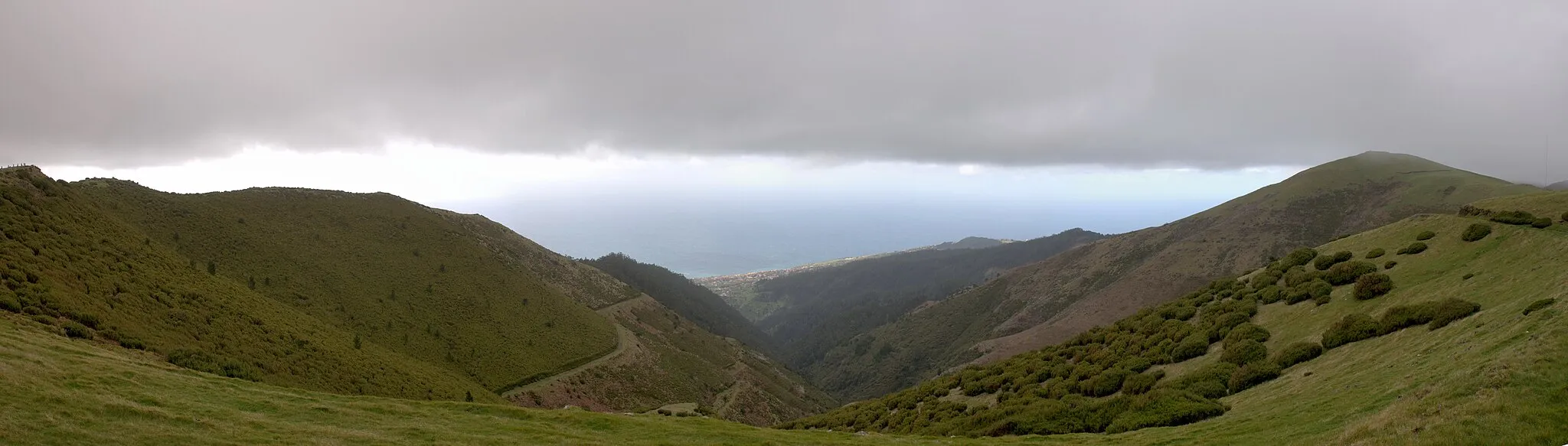 Photo showing: Portugal,

View from E.R.110 near Pico Gordo down to Calheta