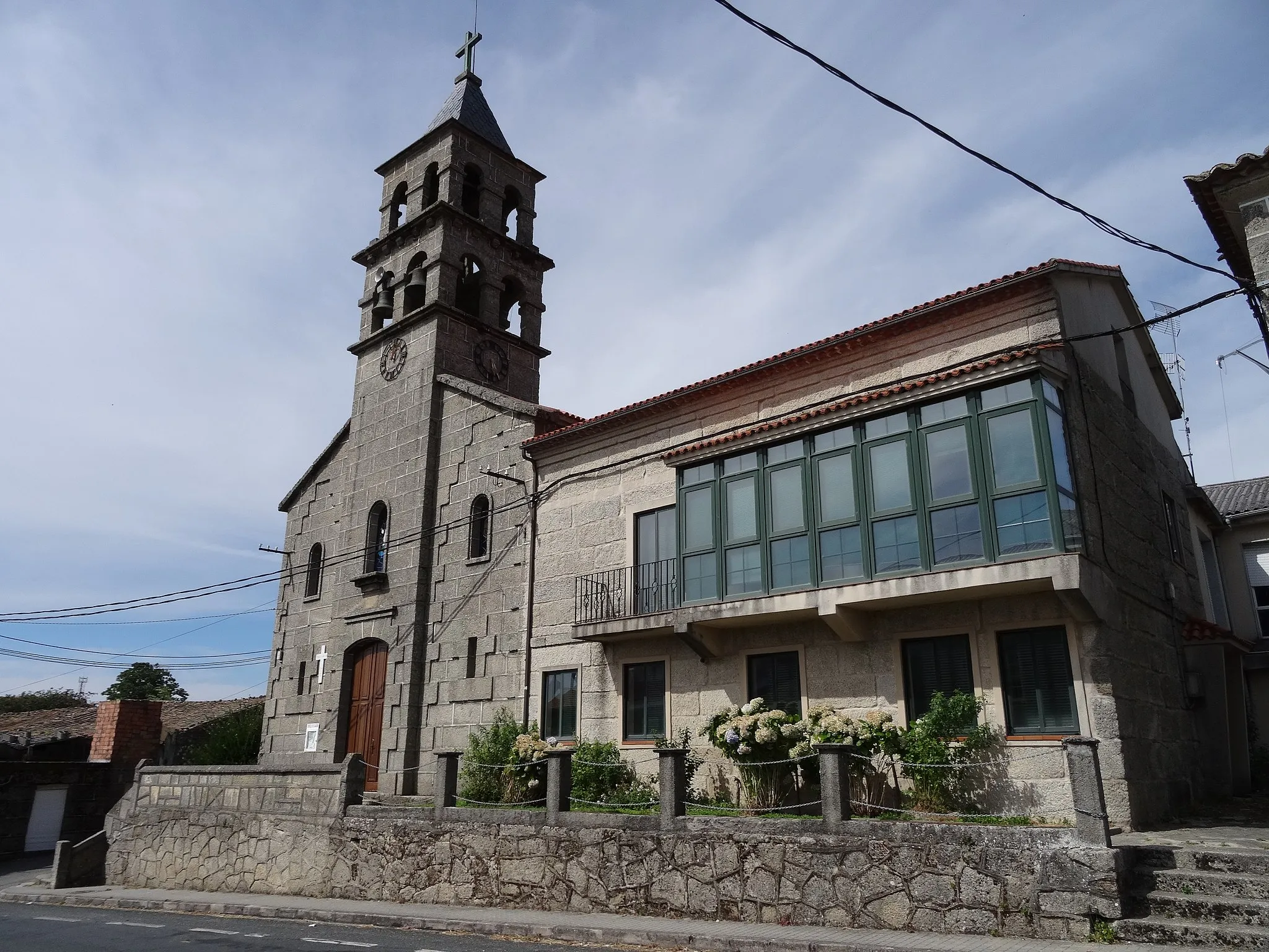 Photo showing: Parroquia de Santa María no concello de Cualedro.
