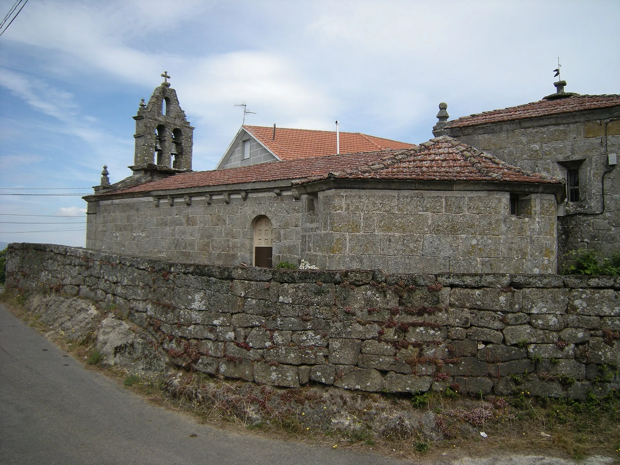 Photo showing: Vista da igrexa de Santa María de Atás, Cualedro