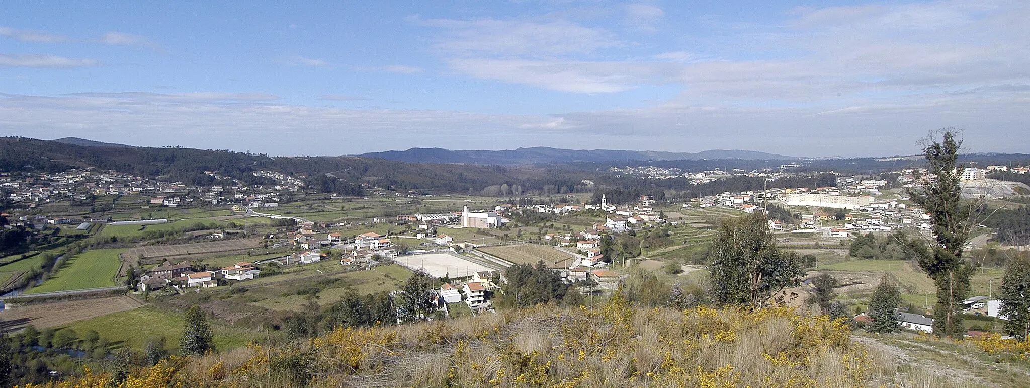 Photo showing: Vista panorâmica da freguesia de Sobreira, Paredes - Portugal.