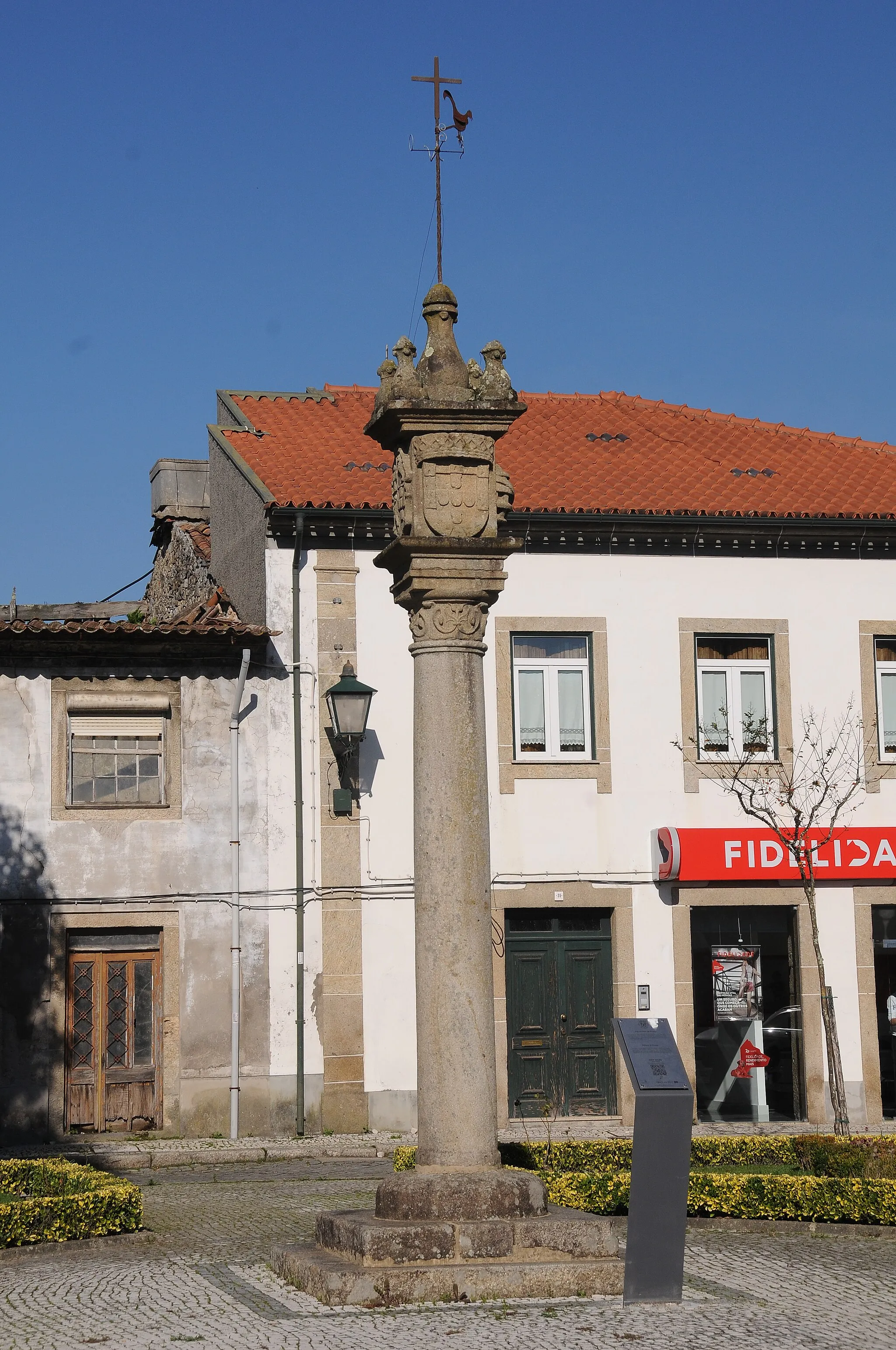 Photo showing: Pelourinho de Prado in Vila Verde, Portugal.