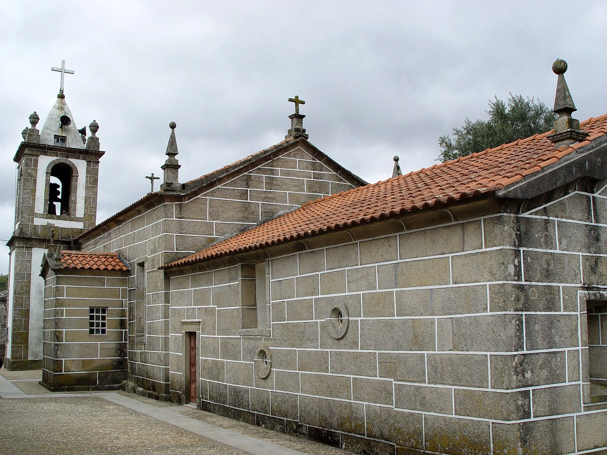 Photo showing: Igreja Matriz de Manhouce / Igreja de São Pedro