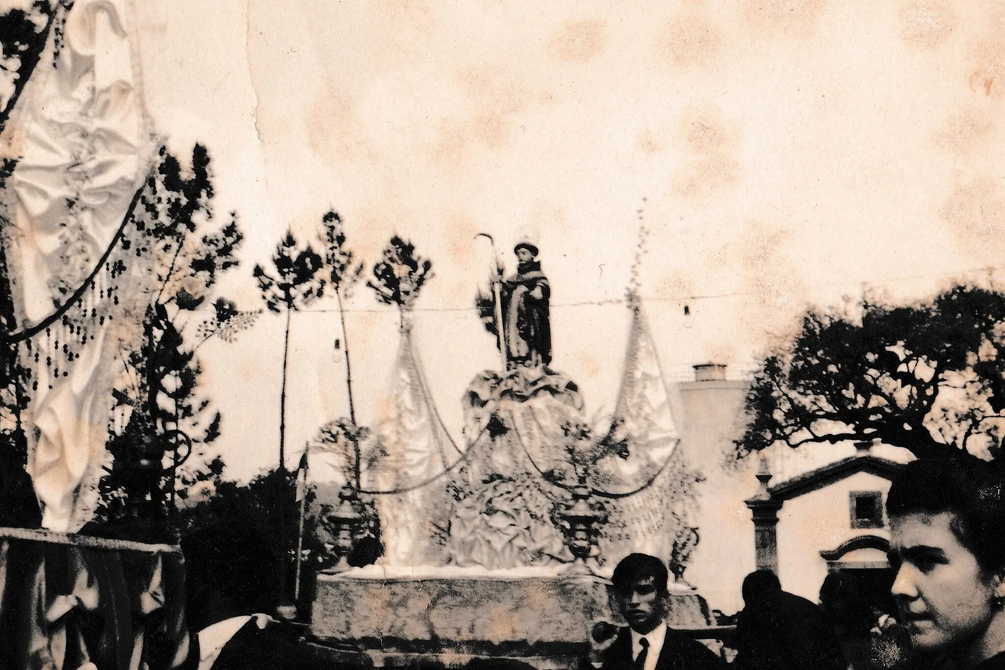 Photo showing: Festa de S. Gonçalo (Foto de Florinda Fernandes, anos 40)