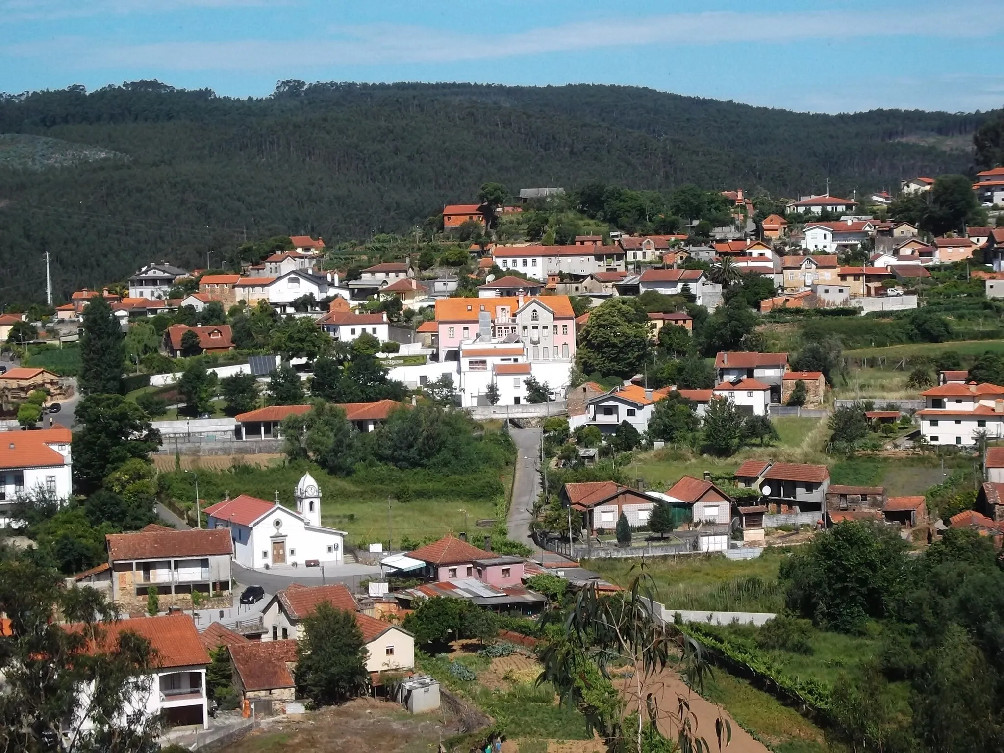 Photo showing: Vista parcial de Telhadela