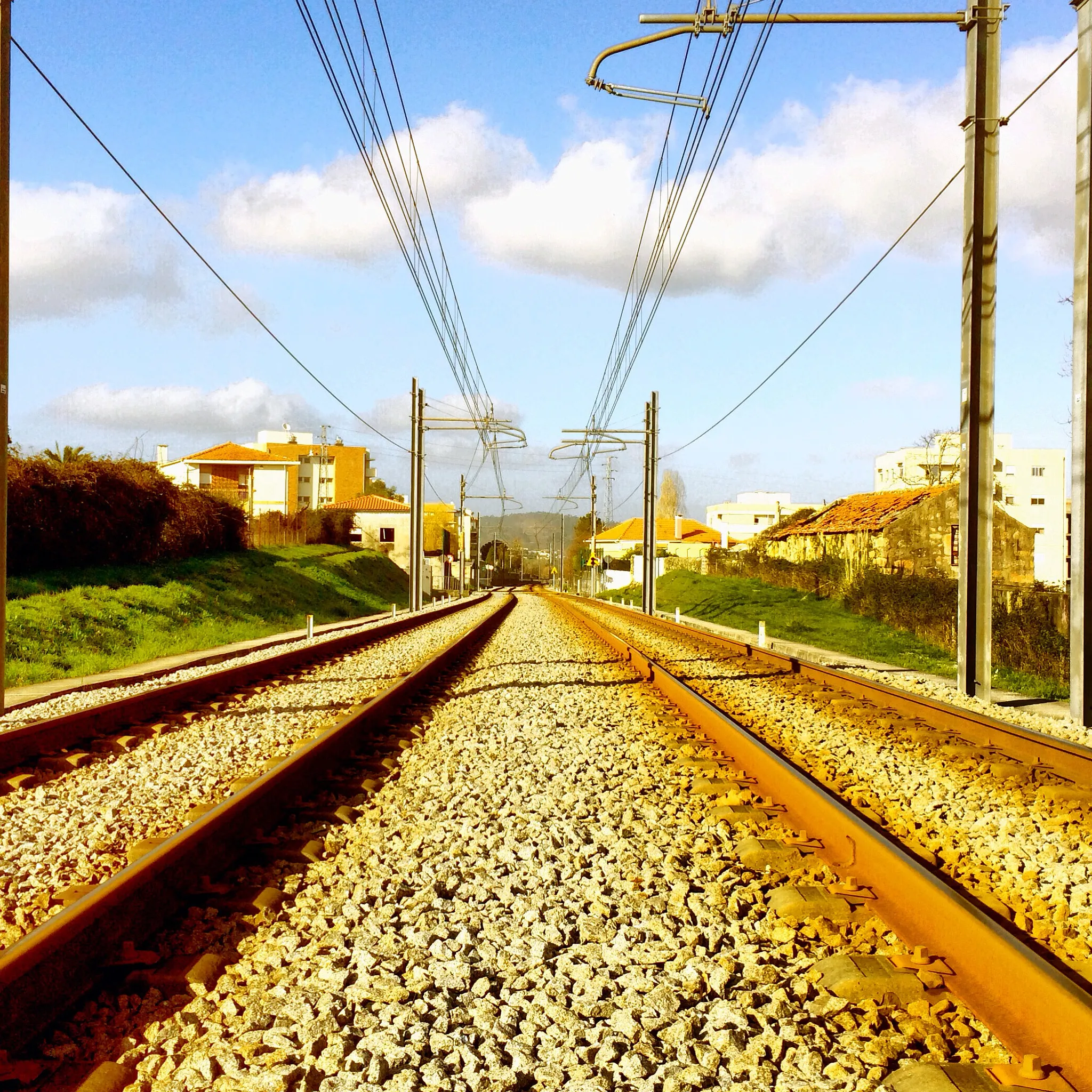 Photo showing: 500px provided description: Train Line [#train ,#metro ,#oporto ,#ismai]
