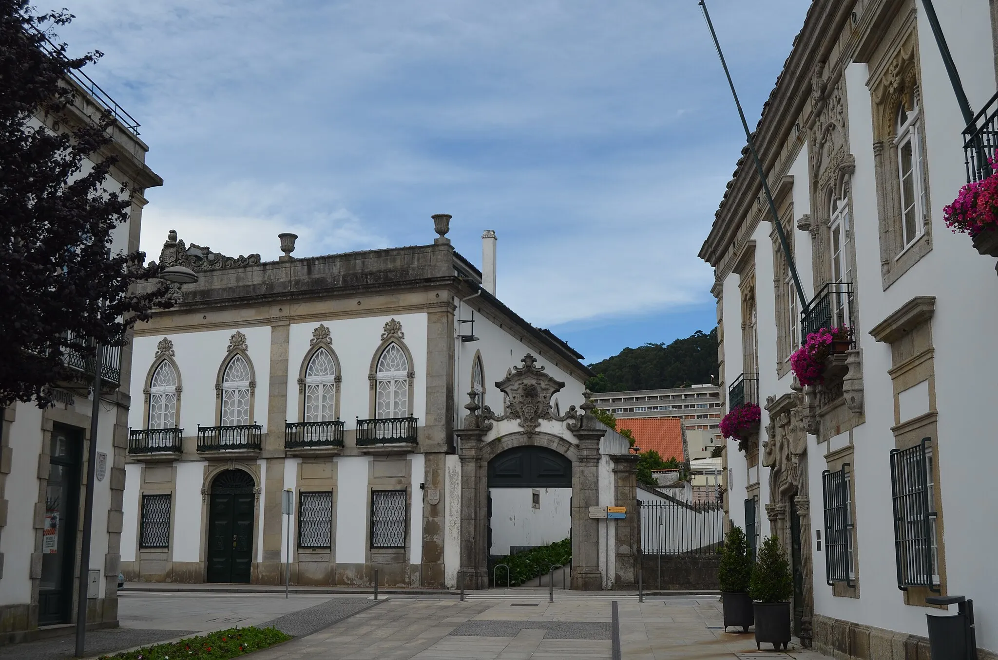 Photo showing: In the streets of Viana XI