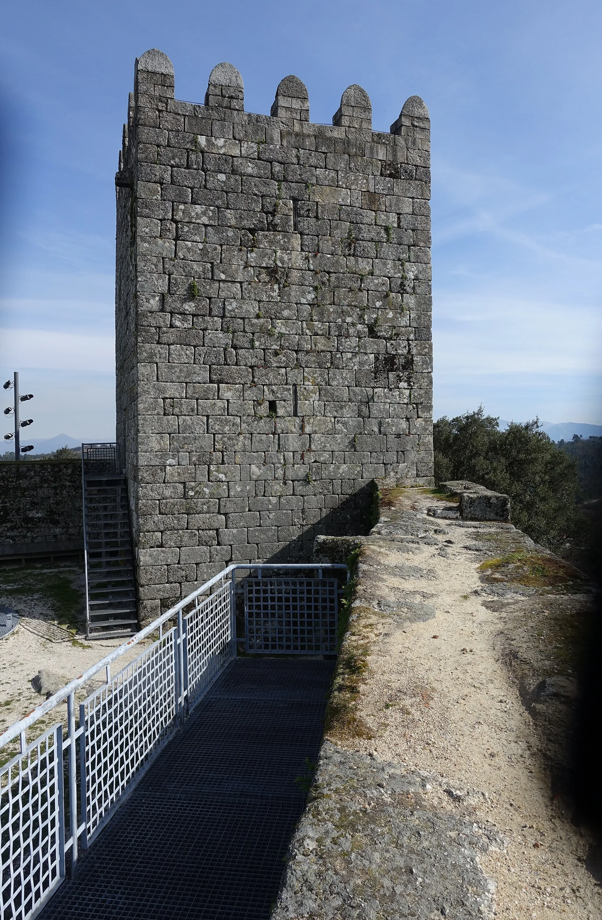 Photo showing: Castelo de Arnóia, Celorico de Basto, Portugal.