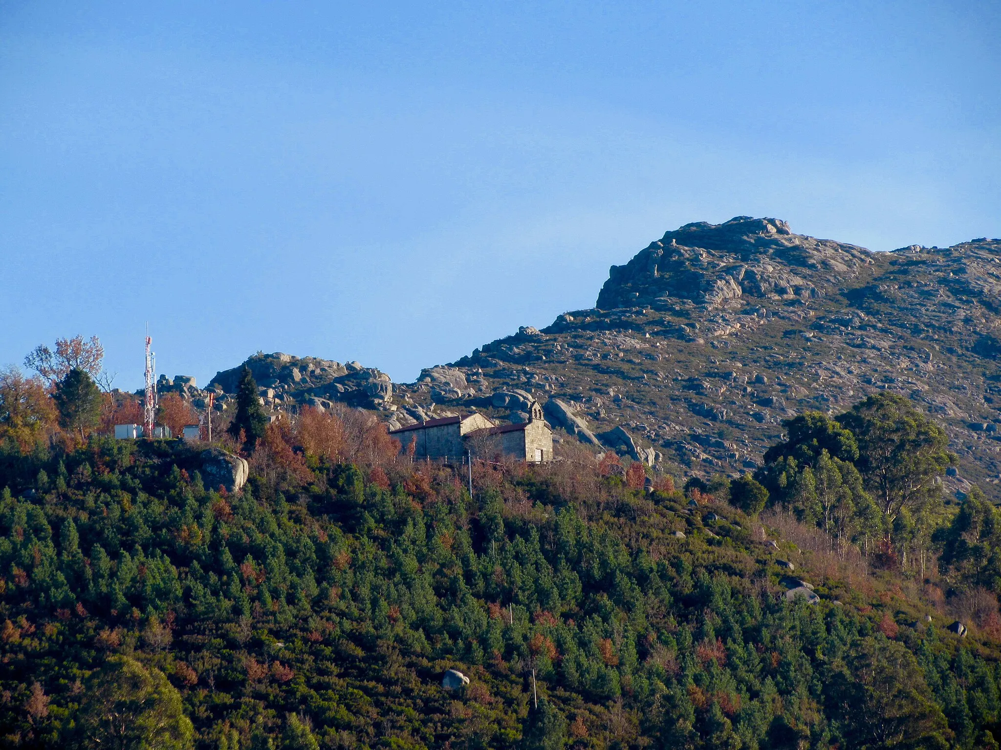 Photo showing: Vista da Ermida da Virxe do Xurés.