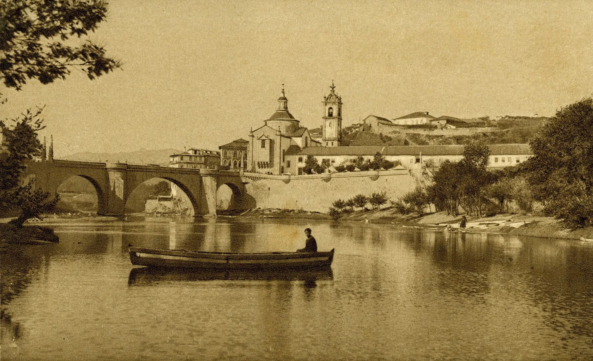 Photo showing: Vue d'Amarante, sur la rivière Tâmega. portugal