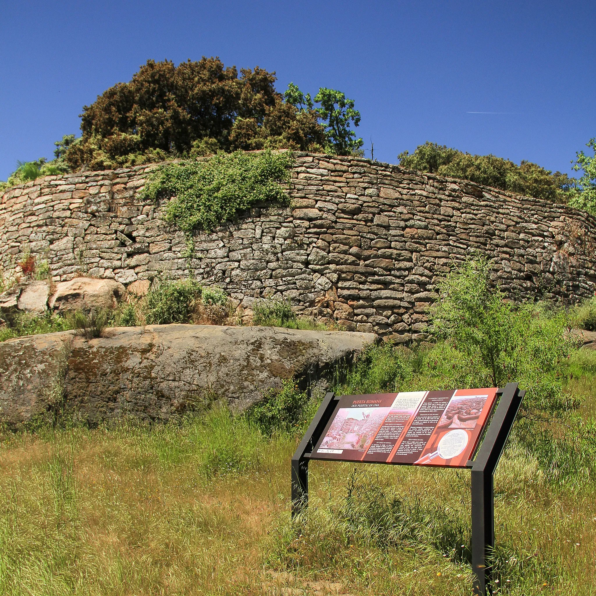 Photo showing: Muralla del castro vetón de Las Merchanas, en Lumbrales, Castilla y León, España.