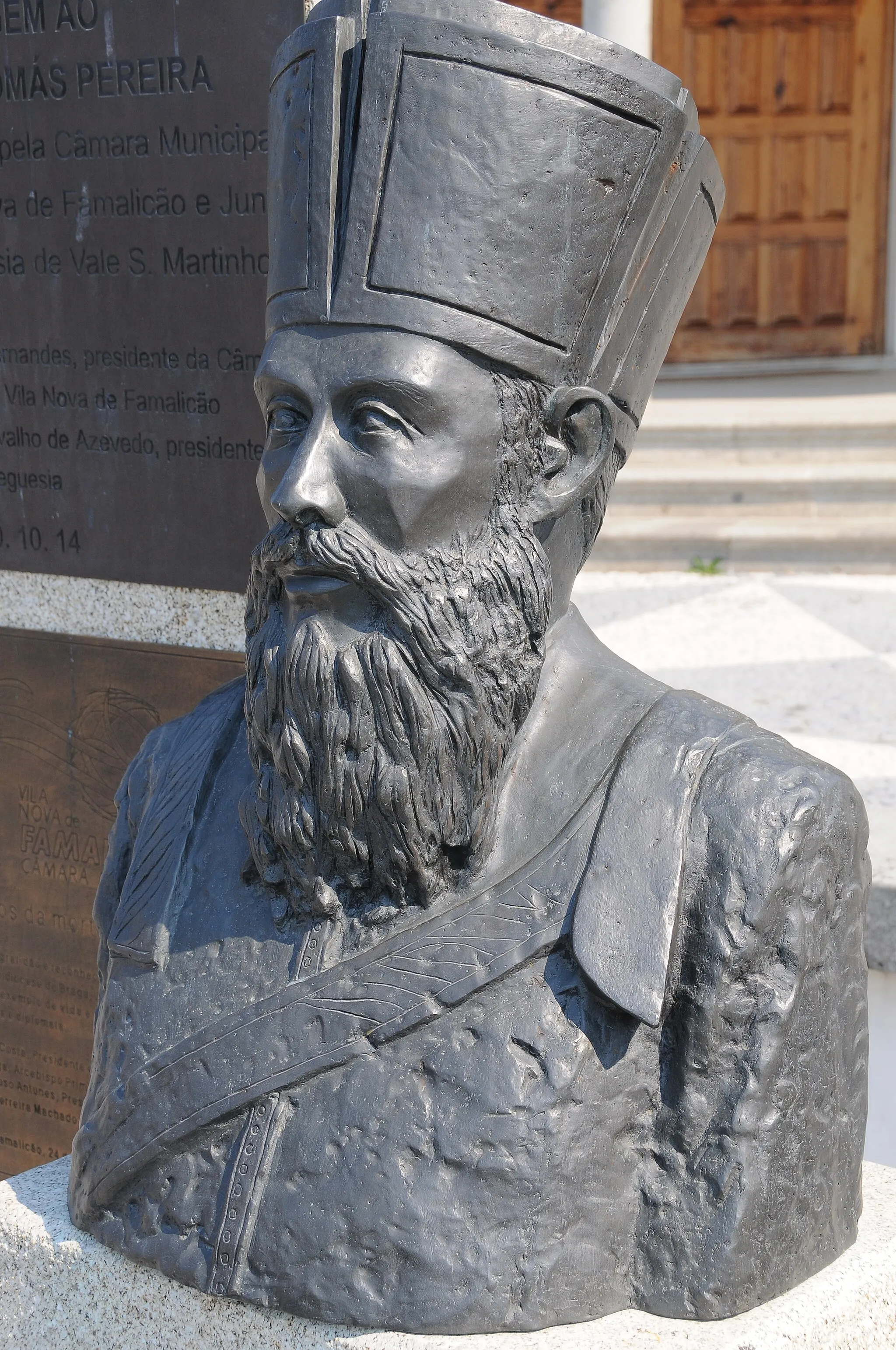 Photo showing: Thomas Pereira bust, in São Martinho do Vale, Vila Nova de Famalicao, Portugal.