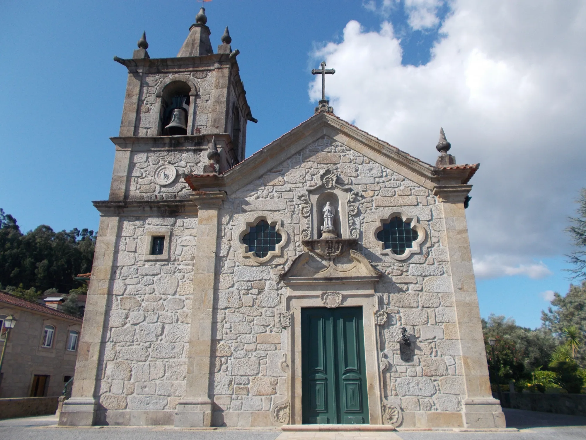 Photo showing: Igreja de Prado São Miguel, Vila Verde, Portugal.