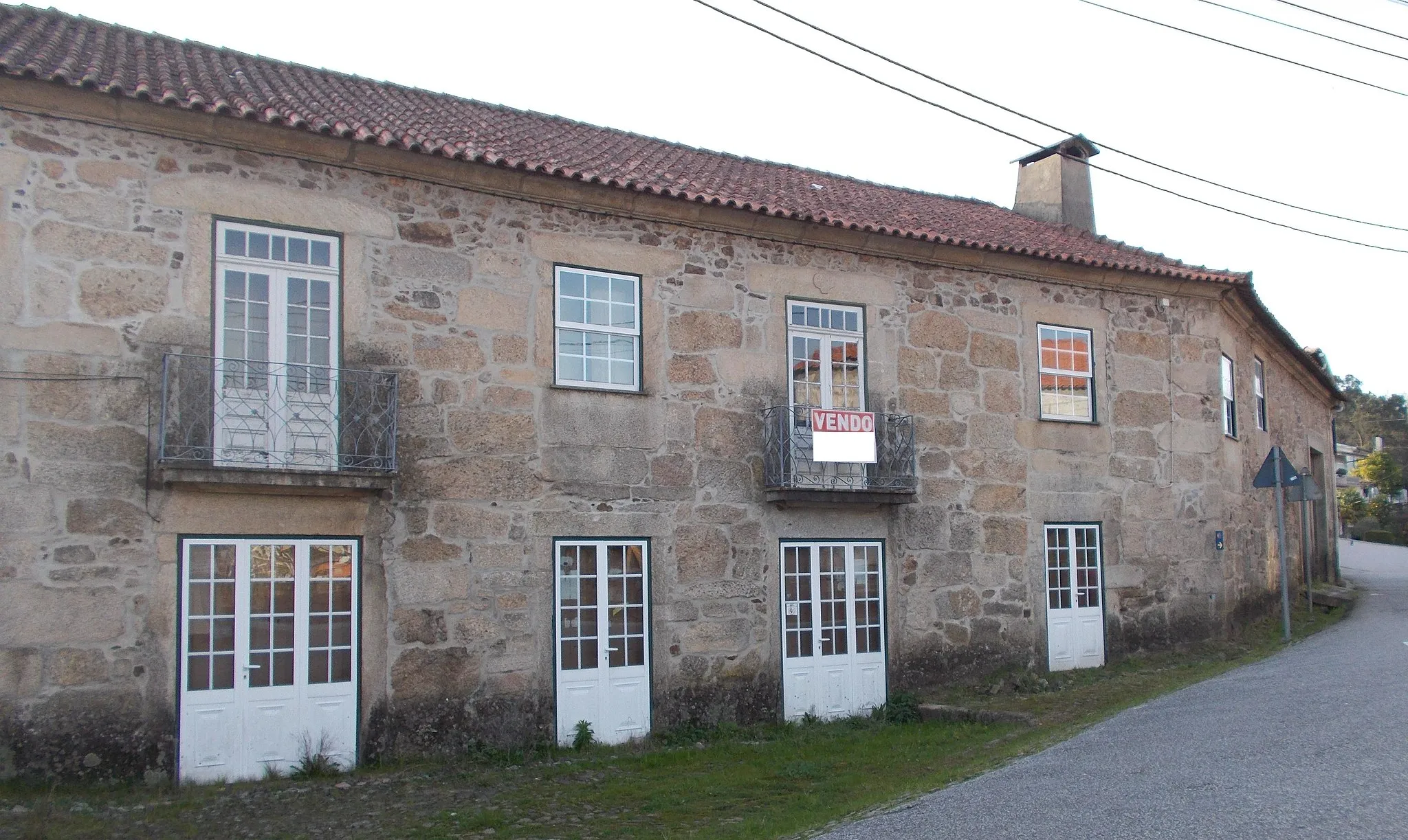 Photo showing: Paços da câmara municipal, do antigo concelho de Penela do Minho, em Portela das Cabras, Vila verde, Portugal.