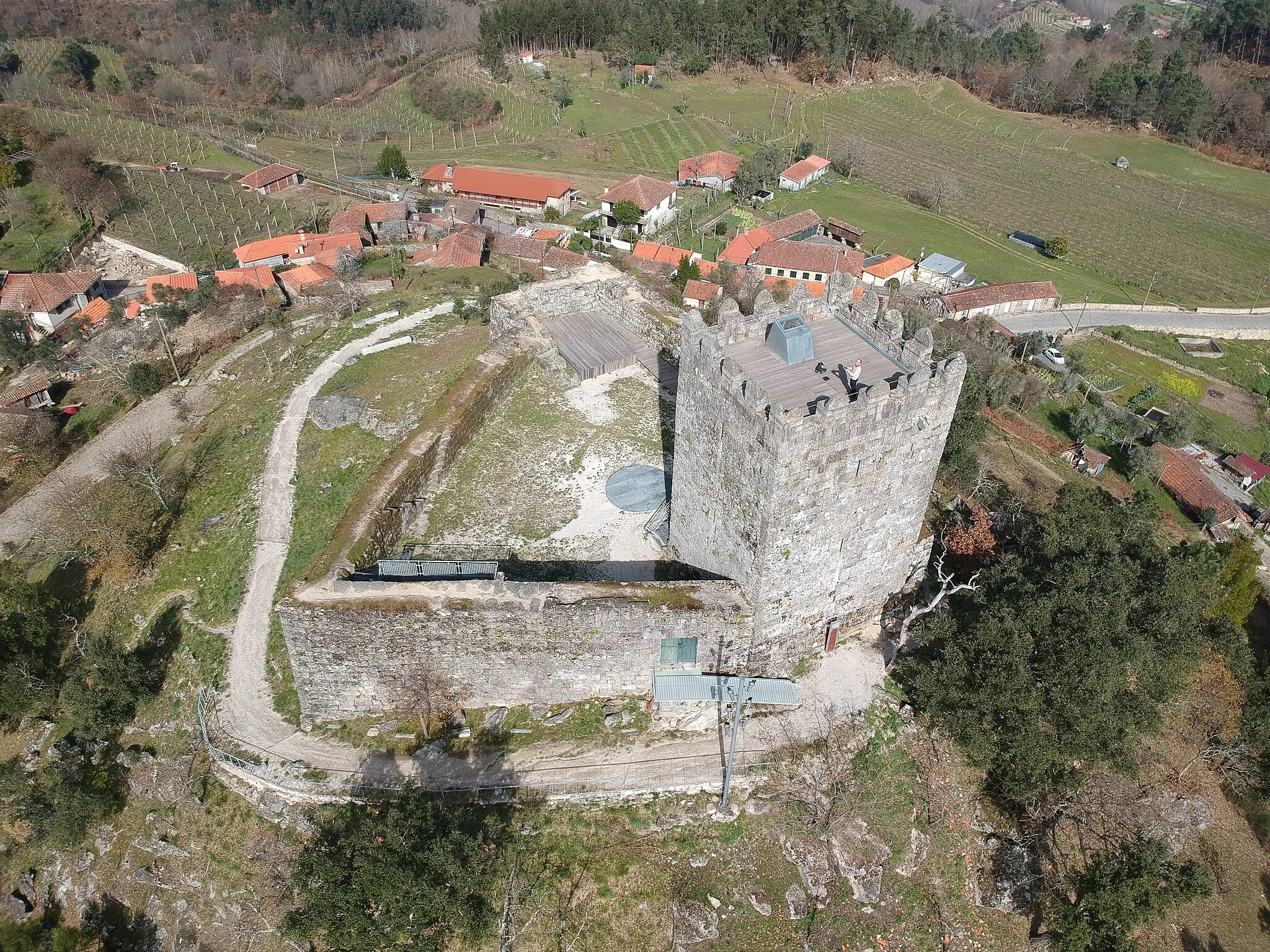Photo showing: Castelo de Arnóia, Celorico de Basto, Portugal.