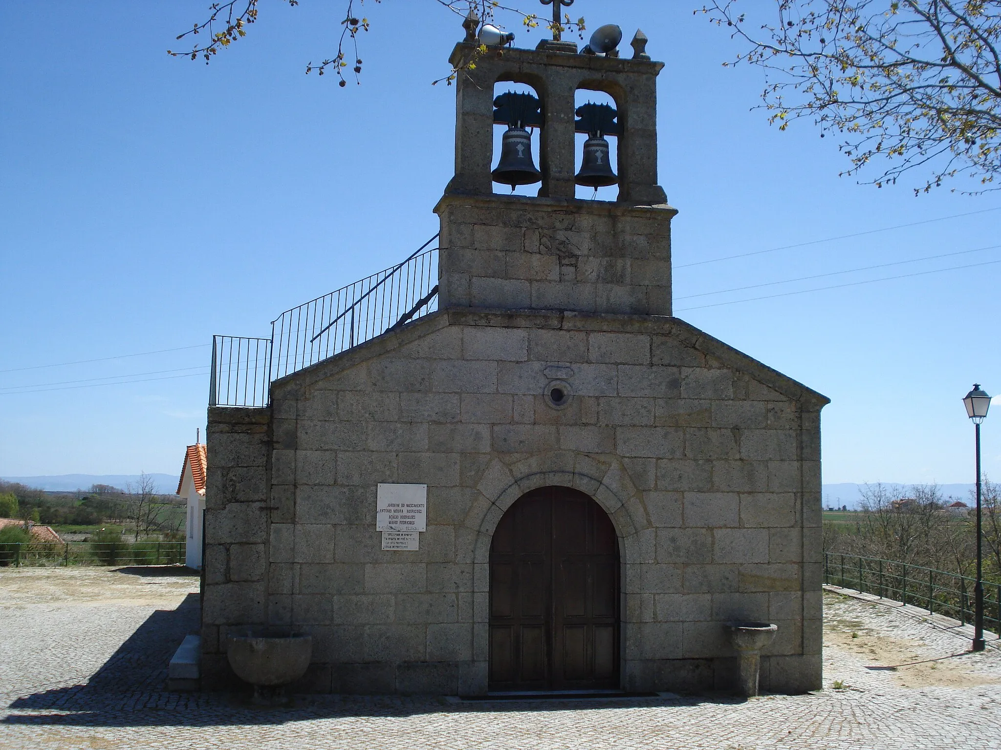 Photo showing: Carvela-Fachada da Igreja de Paredelhas