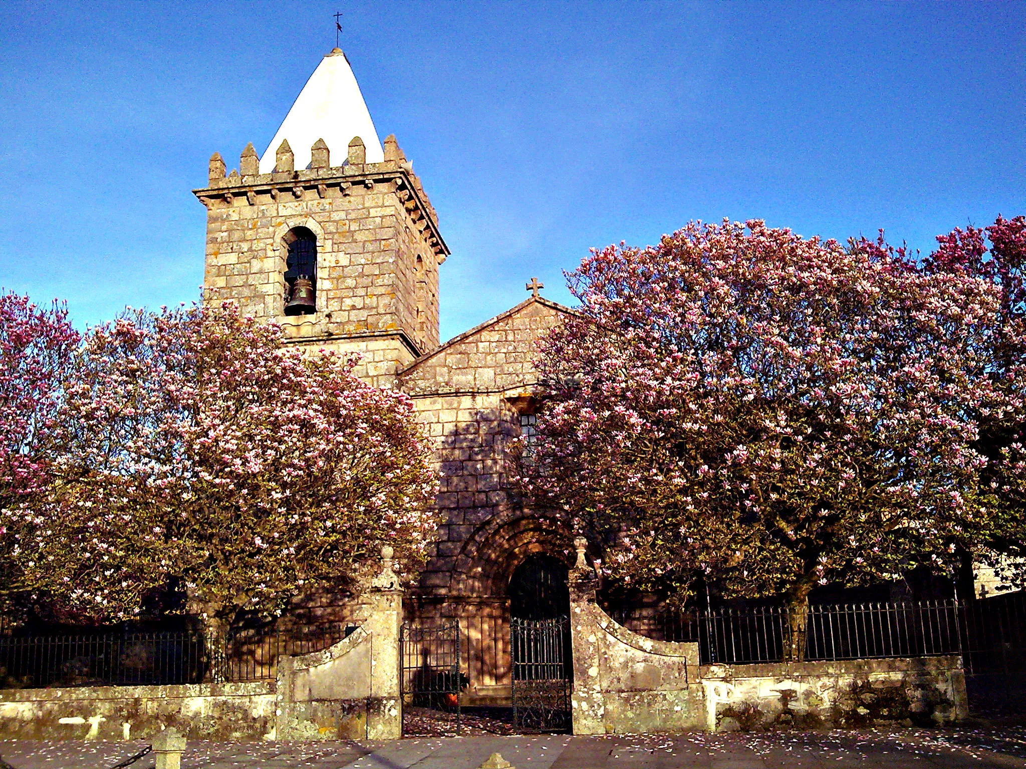 Photo showing: Church of Nossa Sra do O - Maia - Portugal