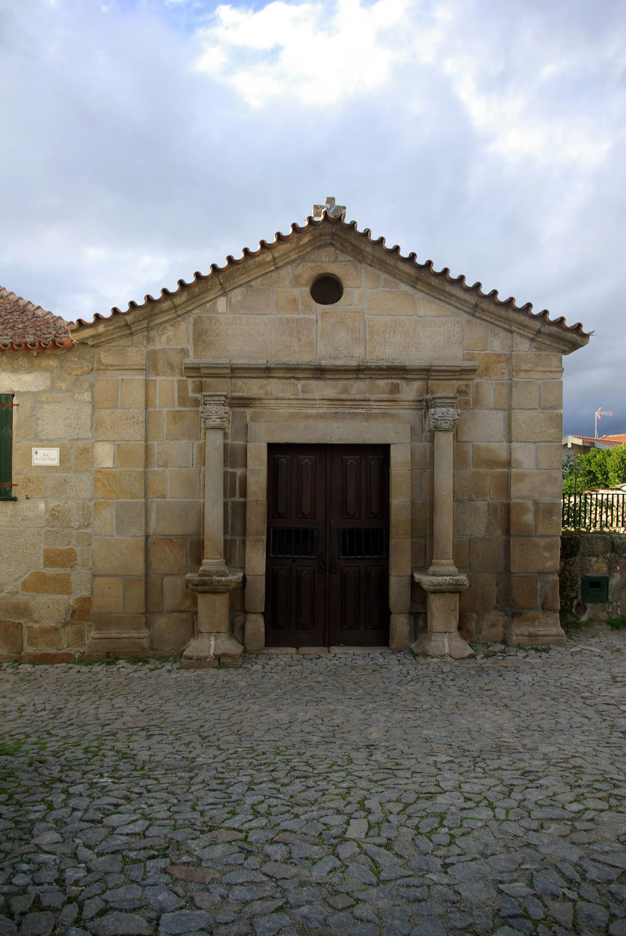 Photo showing: Chapel of Our Lady of Conception in Freixo de Numão (Guarda, Portugal).