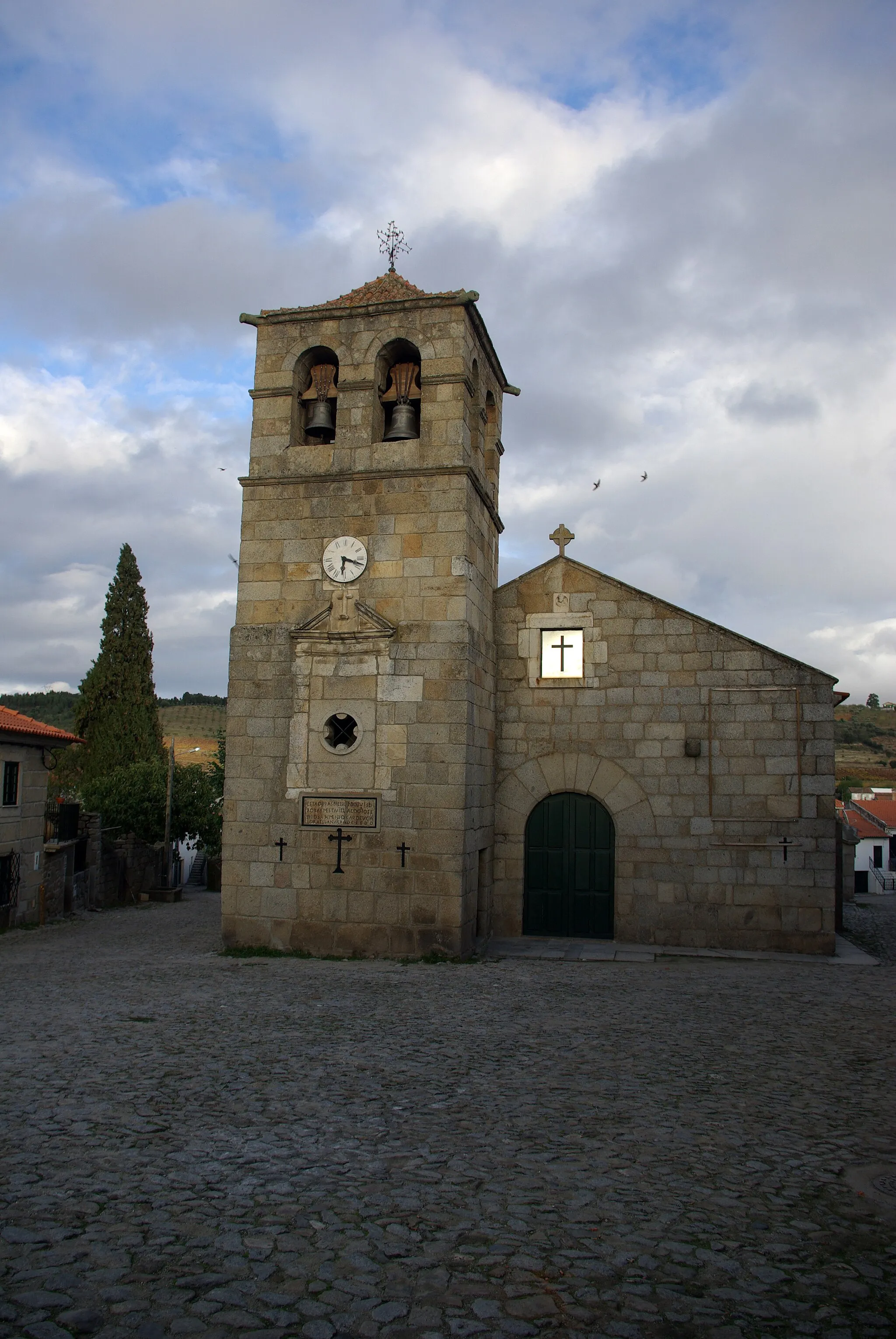 Photo showing: Church in Freixo de Numão (Guarda, Portugal).