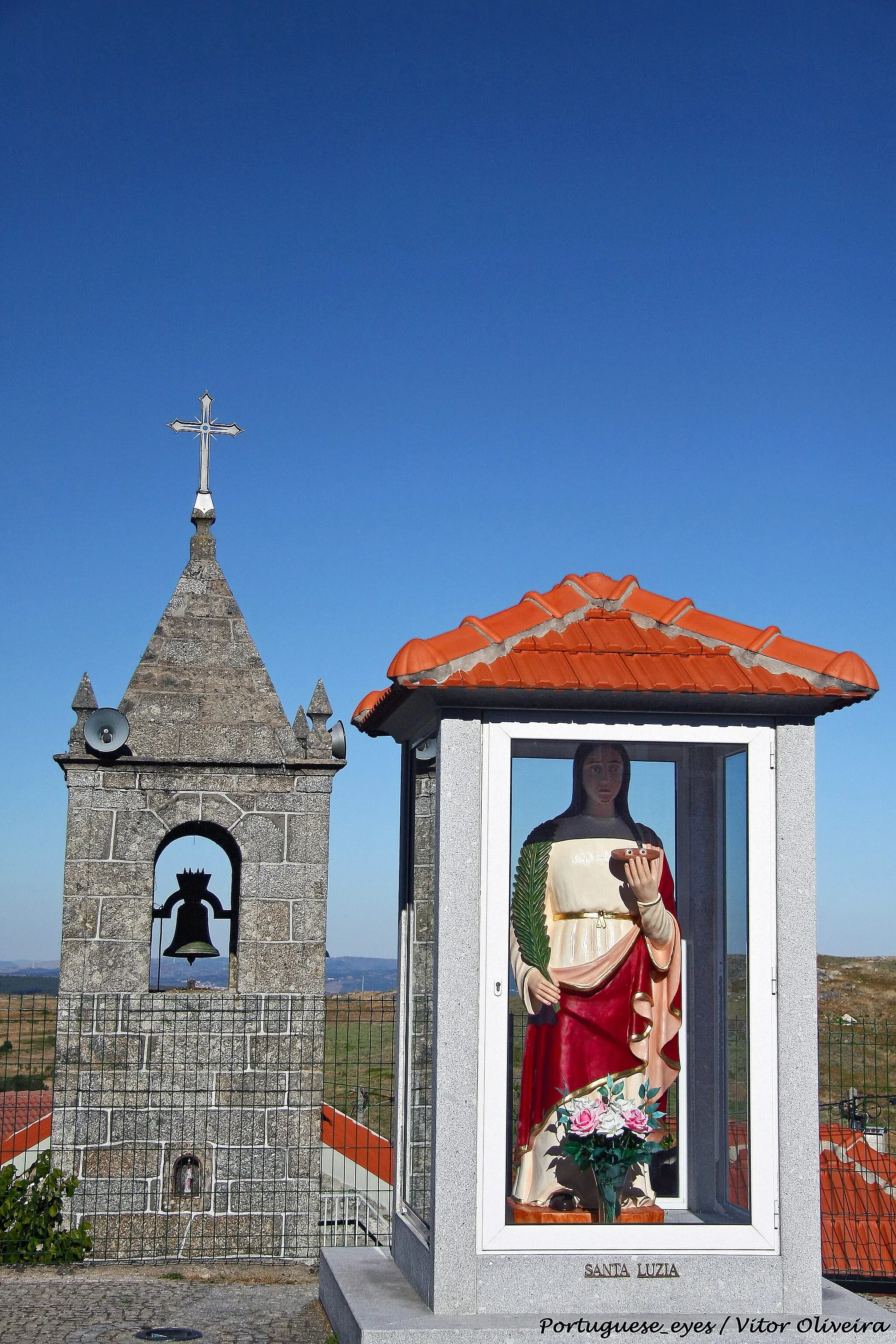 Photo showing: Estátua de Santa Luzia - Feirão - Portugal
