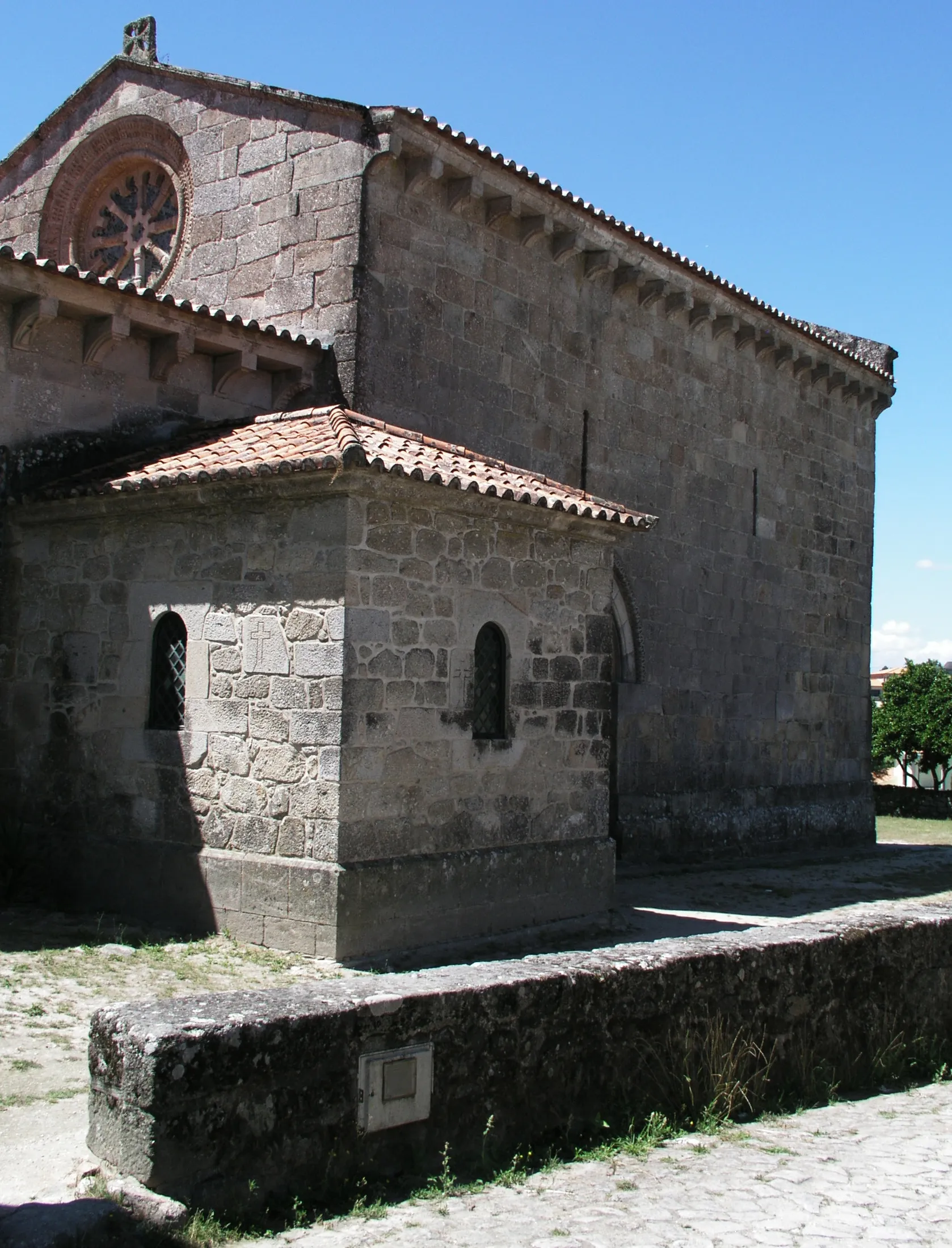 Photo showing: Romanic church of Bravães, Ponte de Barca, Portugal