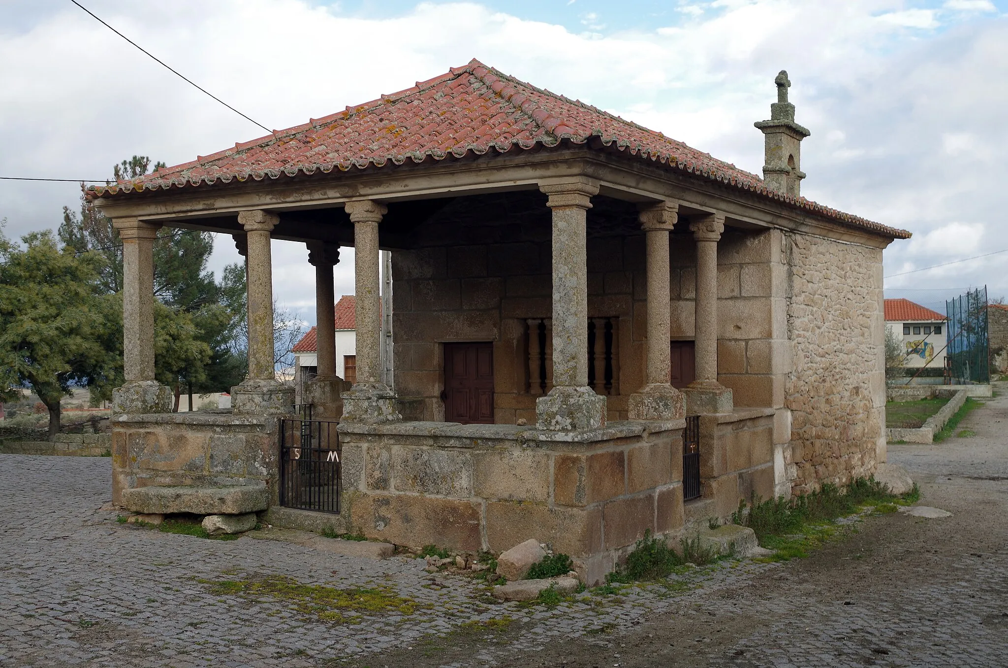 Photo showing: Hermitage of Mercy Lord in Vilar de Amargo (Guarda, Portugal).