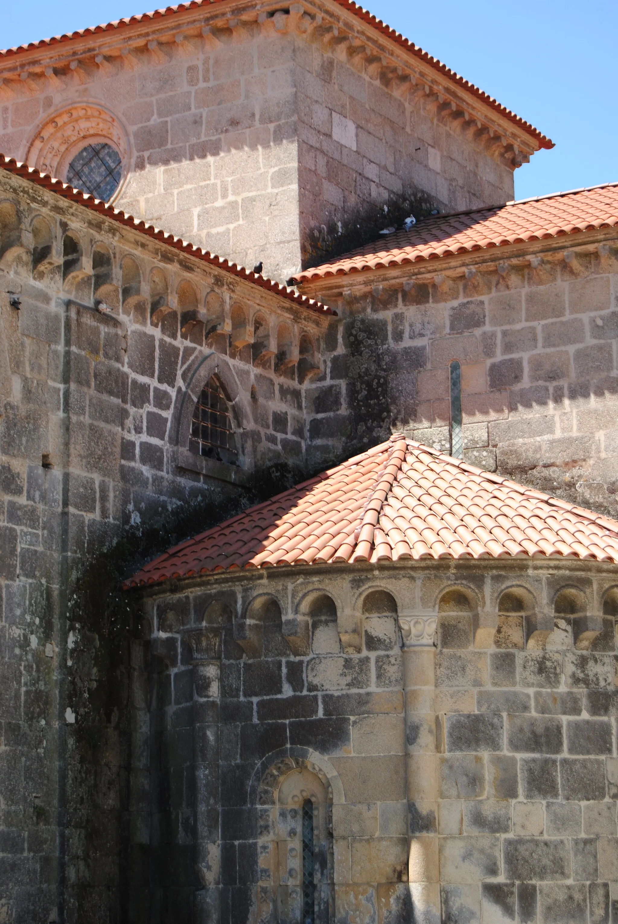 Photo showing: Mosteiro Paço de Sousa, vista lateral. Concelho Penafiel. Distrito Porto.