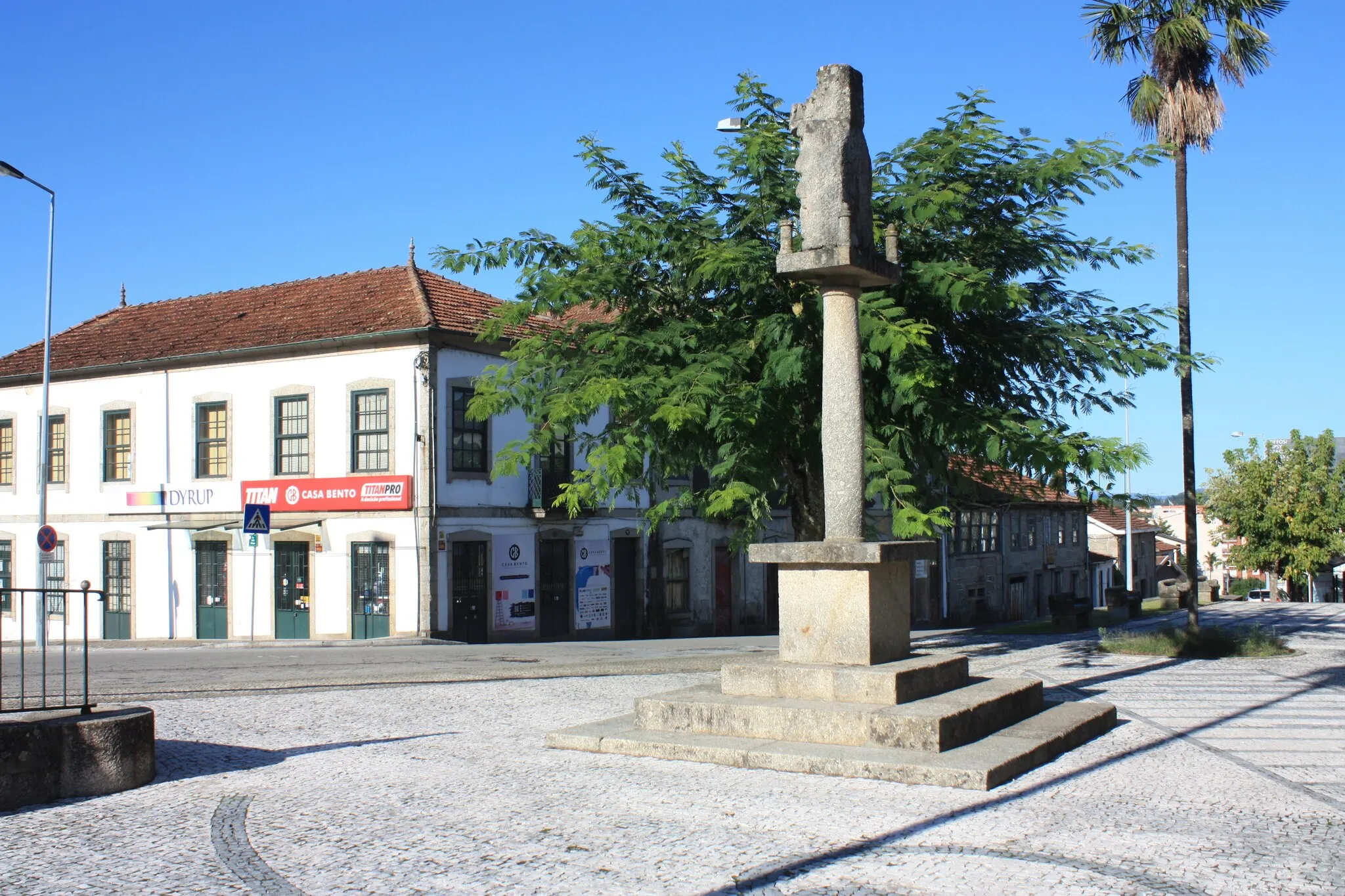 Photo showing: Pelourinho de Paredes - pelourinho em Paredes, Portugal