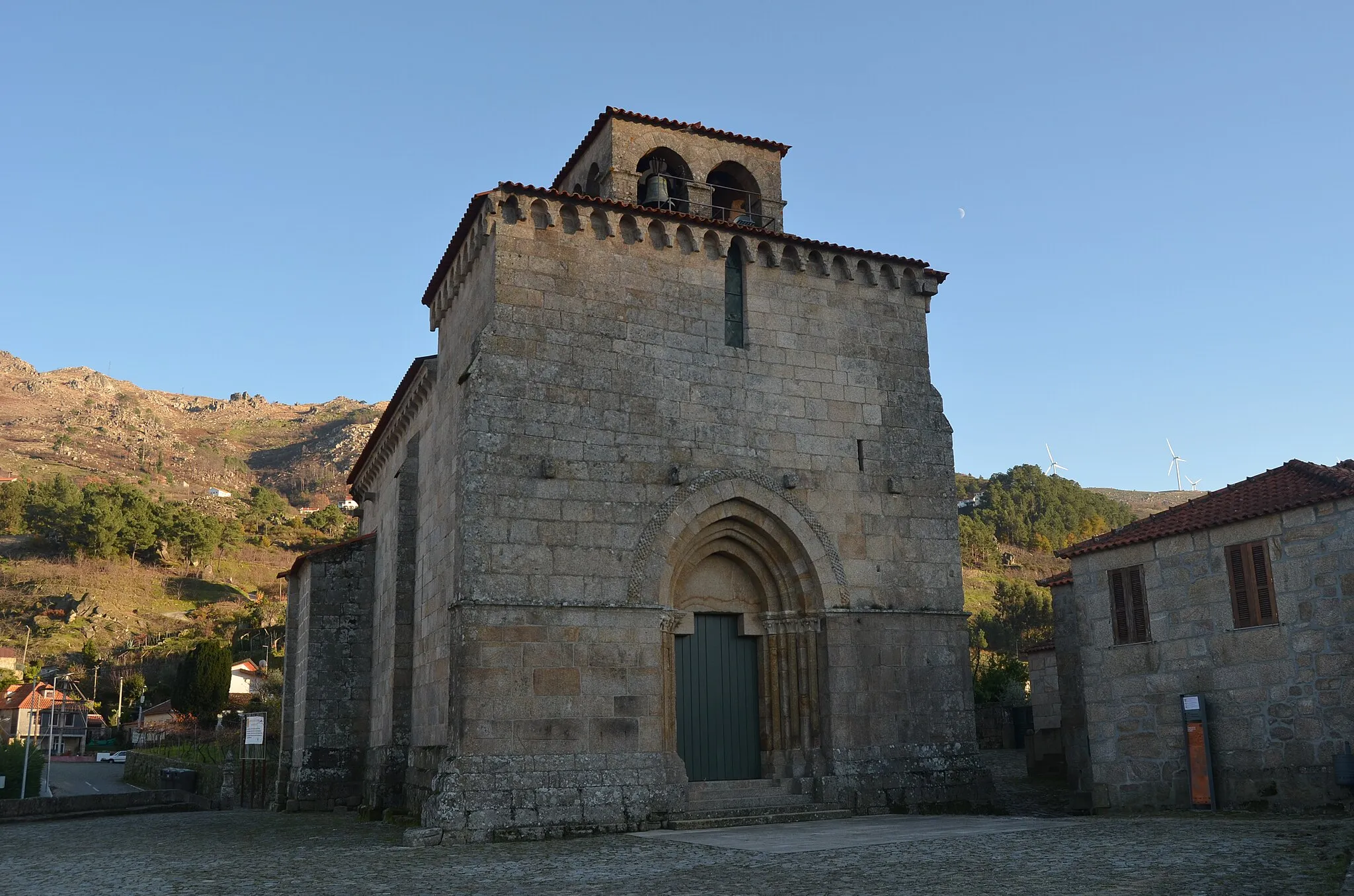 Photo showing: Igreja de São Martinho de Mouros I