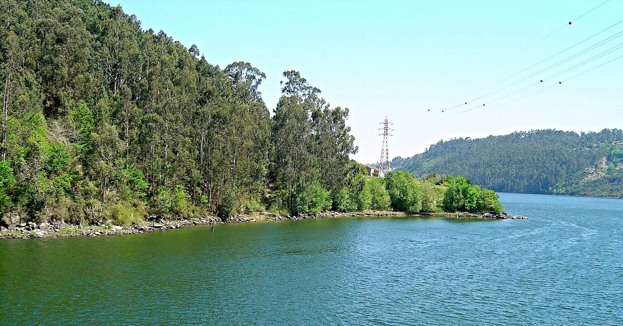 Photo showing: Albufeira da  barragem do Torrão (Portugal)