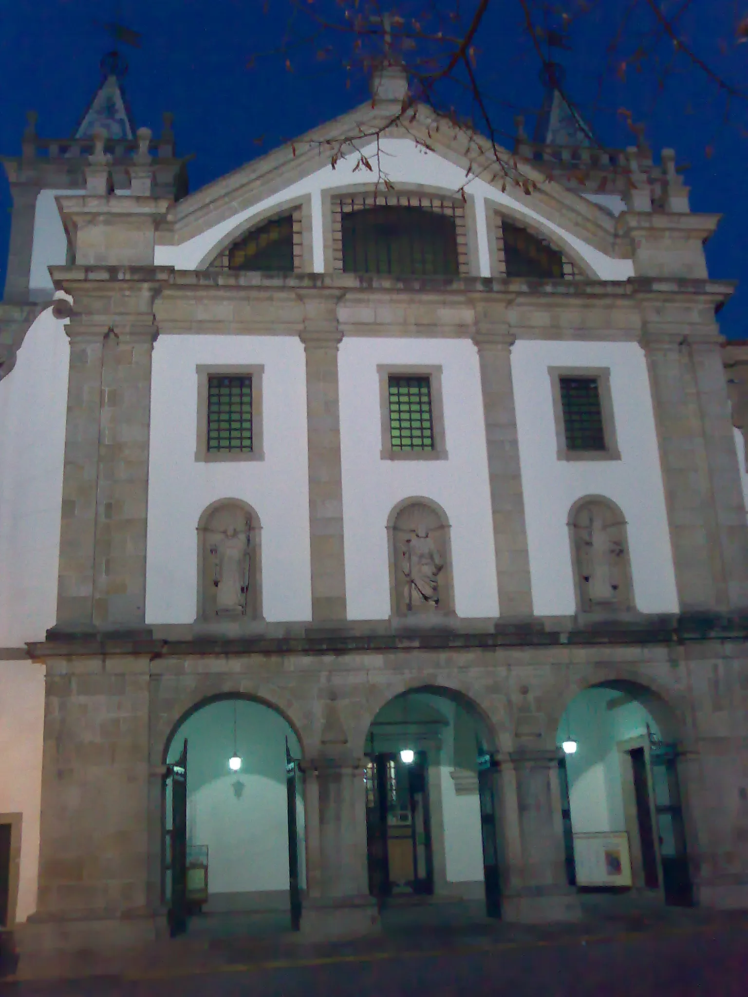 Photo showing: Monastary of Santo Tirso, Portugal.