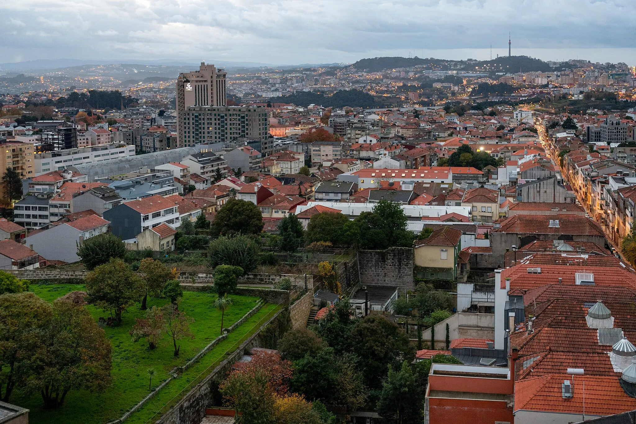 Photo showing: 86573-Porto