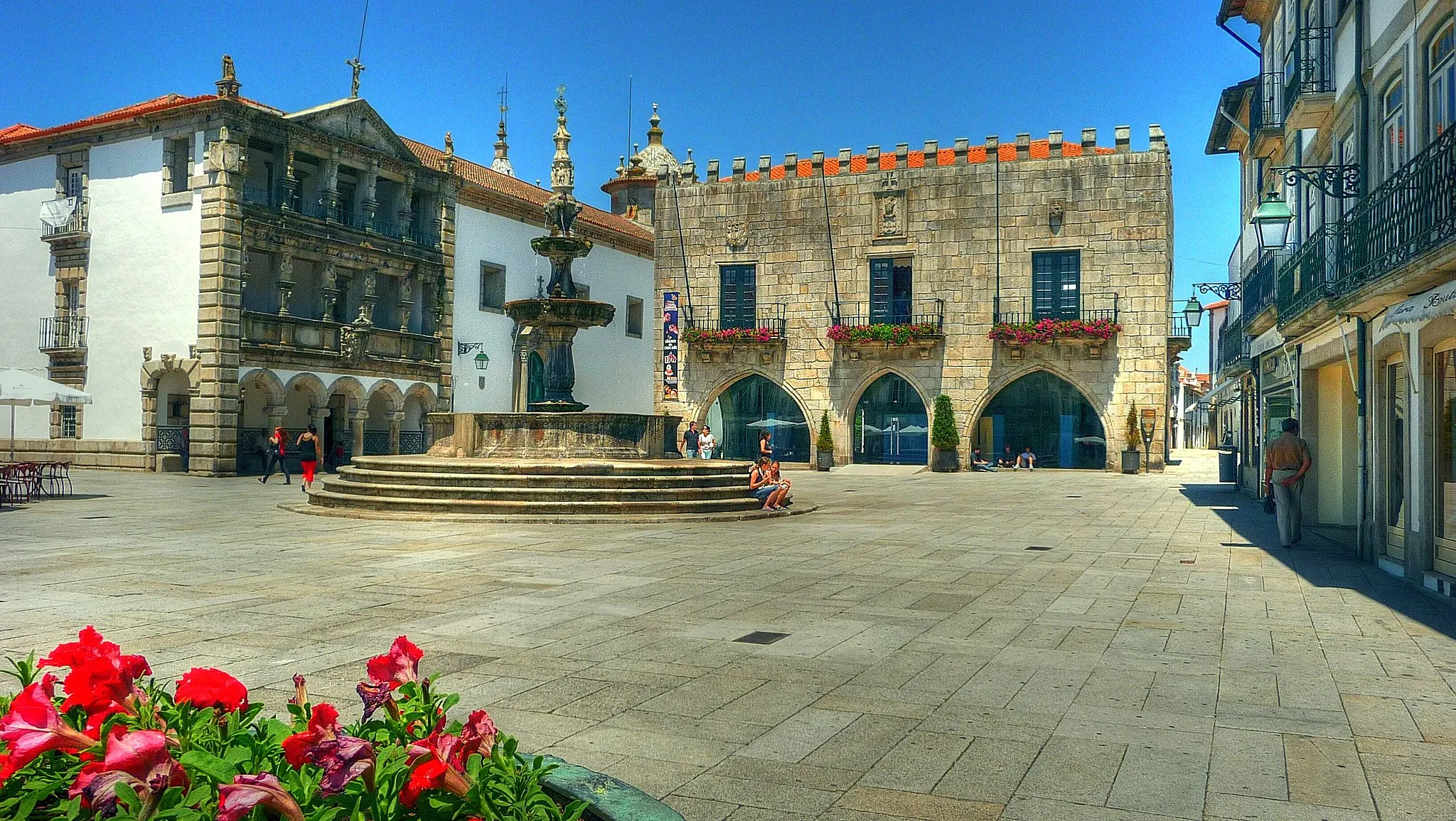 Photo showing: Praça da República em Viana do Castelo.