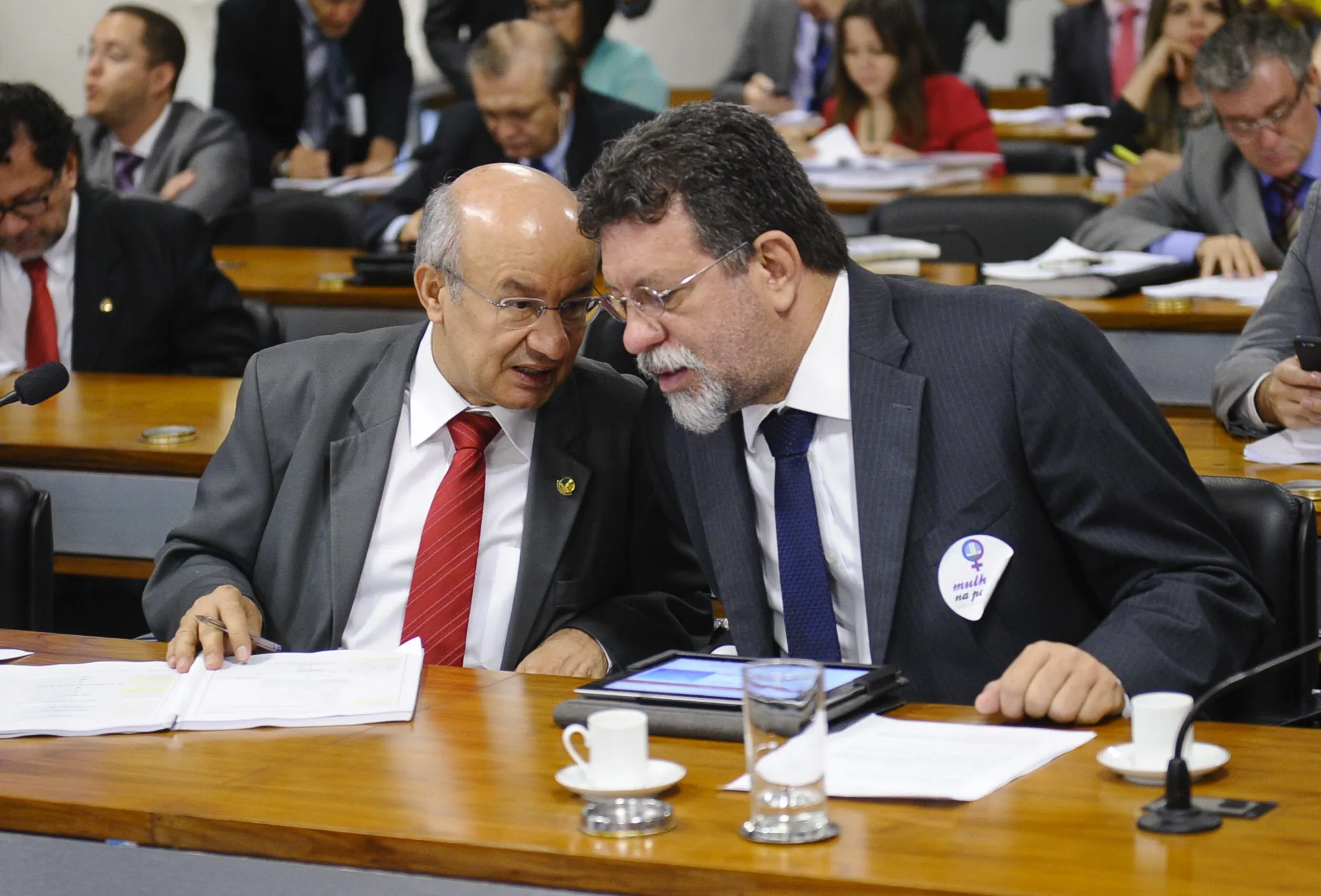 Photo showing: Sala de comissões do Senado Federal durante reunião realizada pela Comissão Mista da Medida Provisória (CMMPV) sobre MP 668/2015 que aumenta alíquotas do PIS e da Cofins sobre importação.
Bancada:
senador José Pimentel (PT-CE);
deputado Afonso Florence (PT-BA).

Foto: Marcos Oliveira/Agência Senado