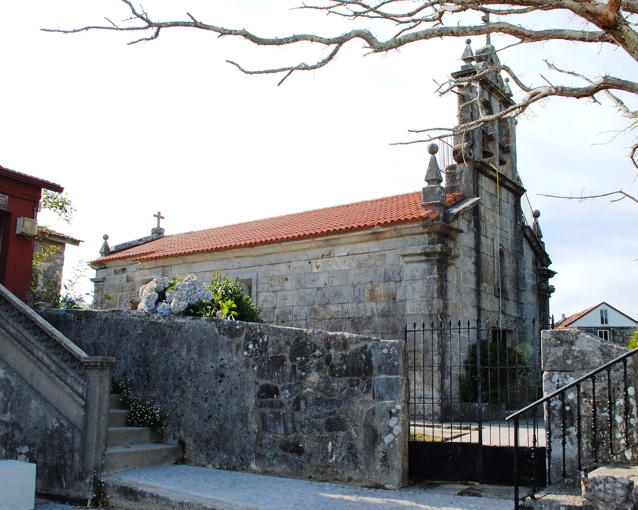 Photo showing: Santa María de Pinzás, Tomiño, igrexa