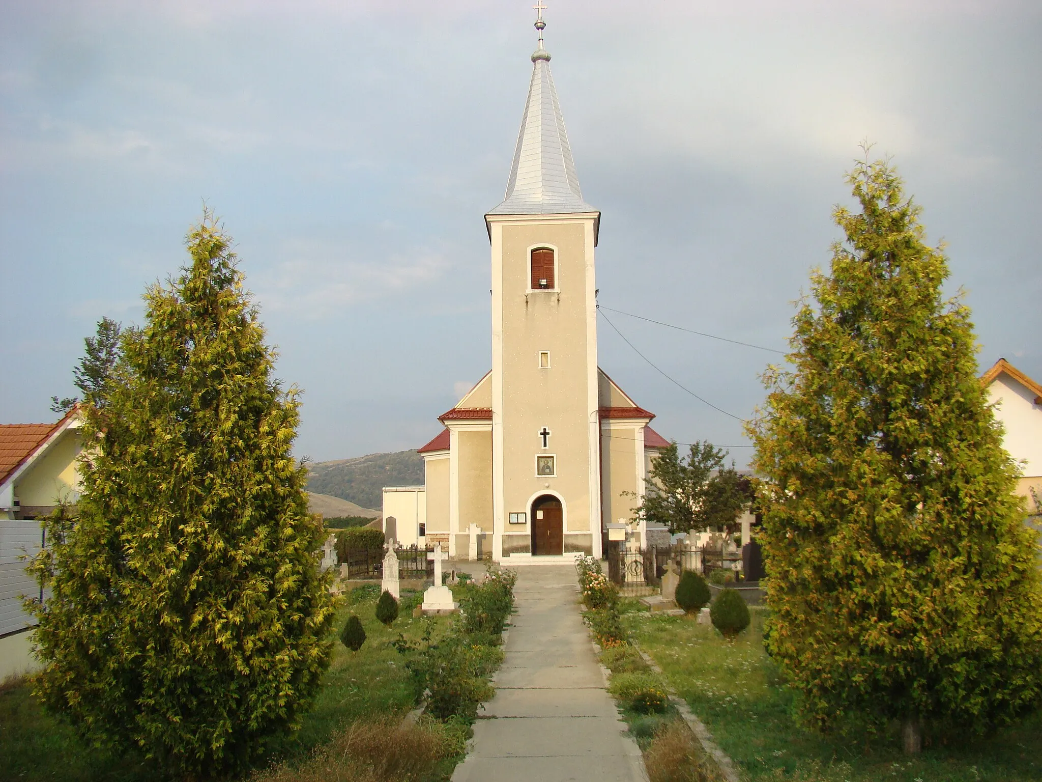 Photo showing: Biserica „Adormirea Maicii Domnului” din Lancrăm